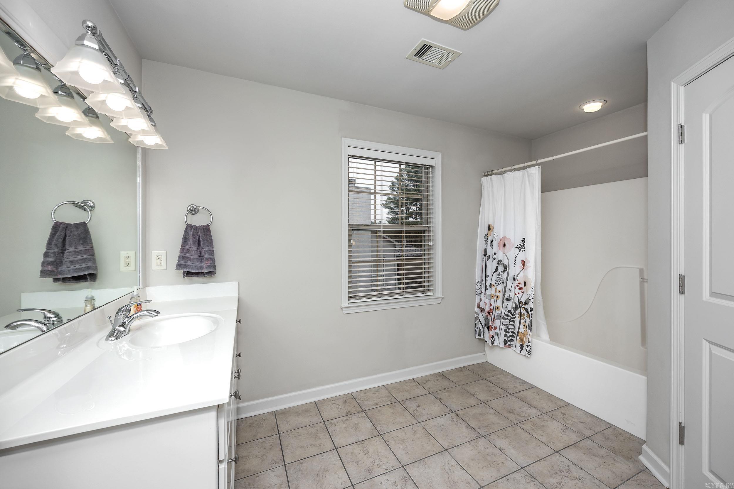 WINDSOR HILLS ADDN - Residential