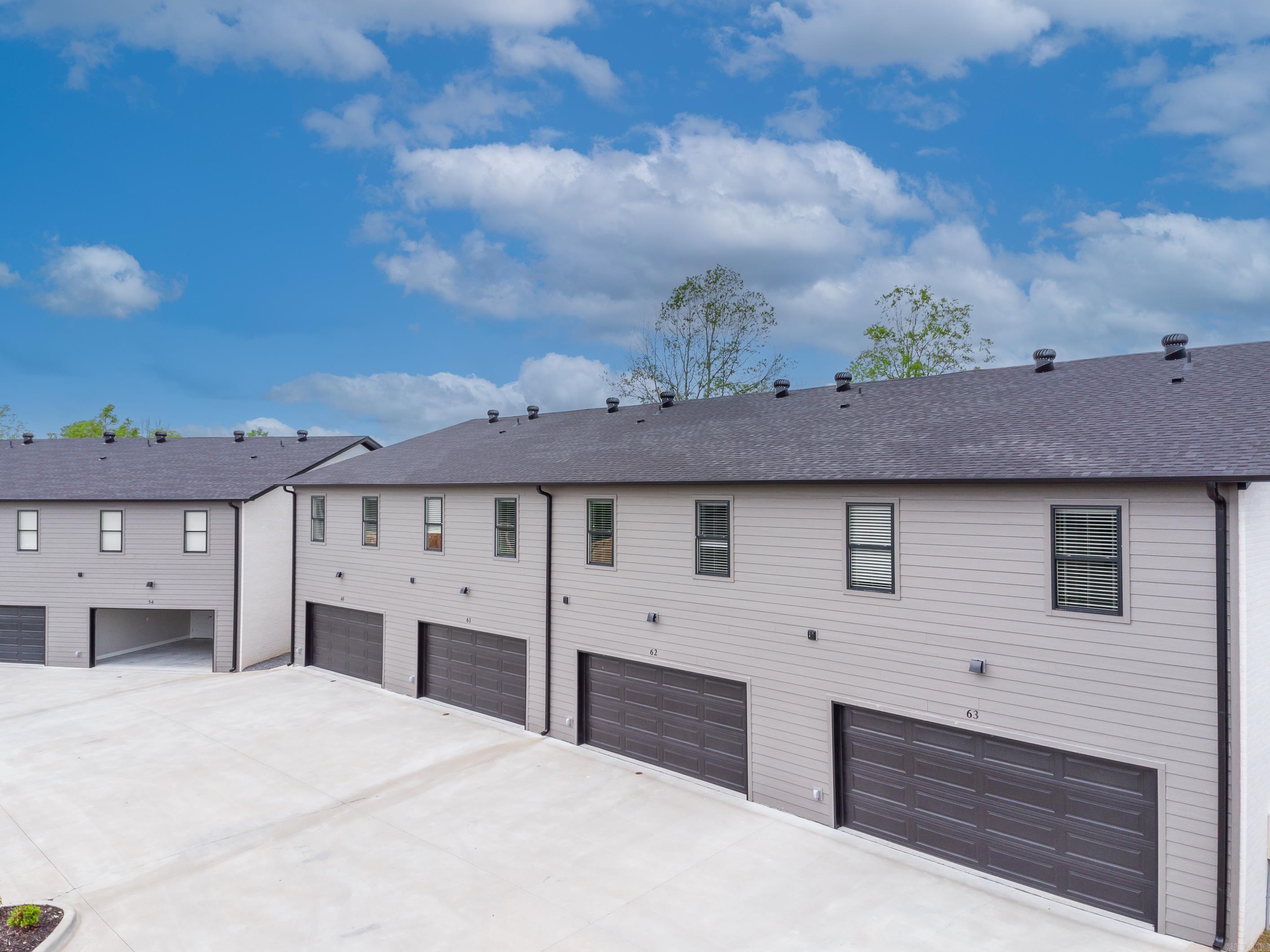 ISABELLE COURT - Residential