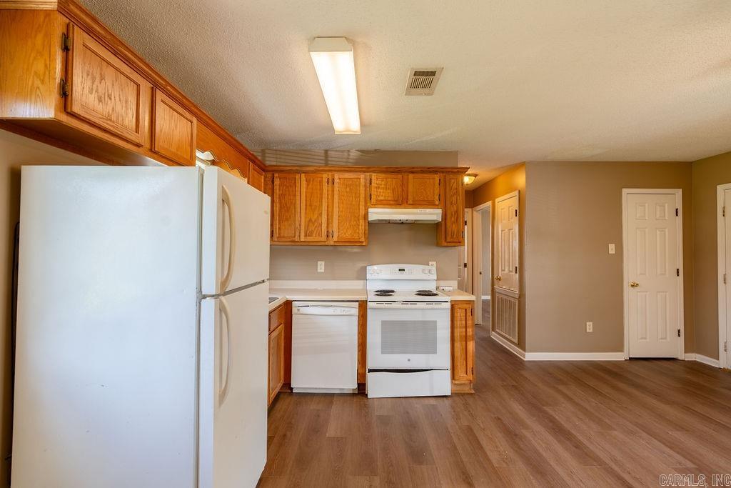 SUMMERBROOKE - Residential