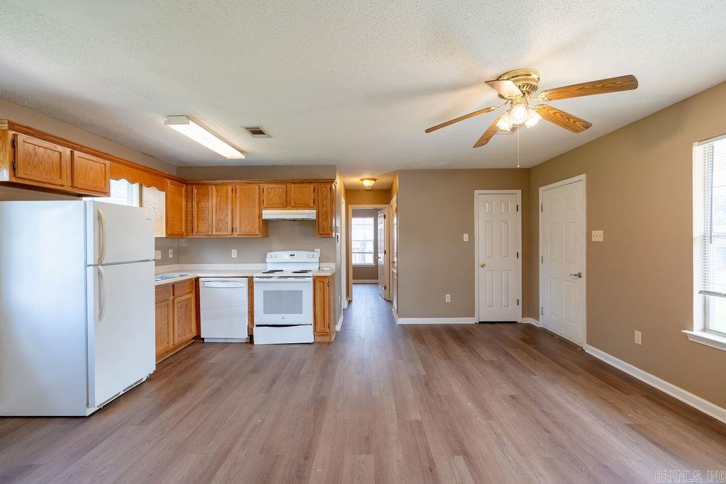 SUMMERBROOKE - Residential