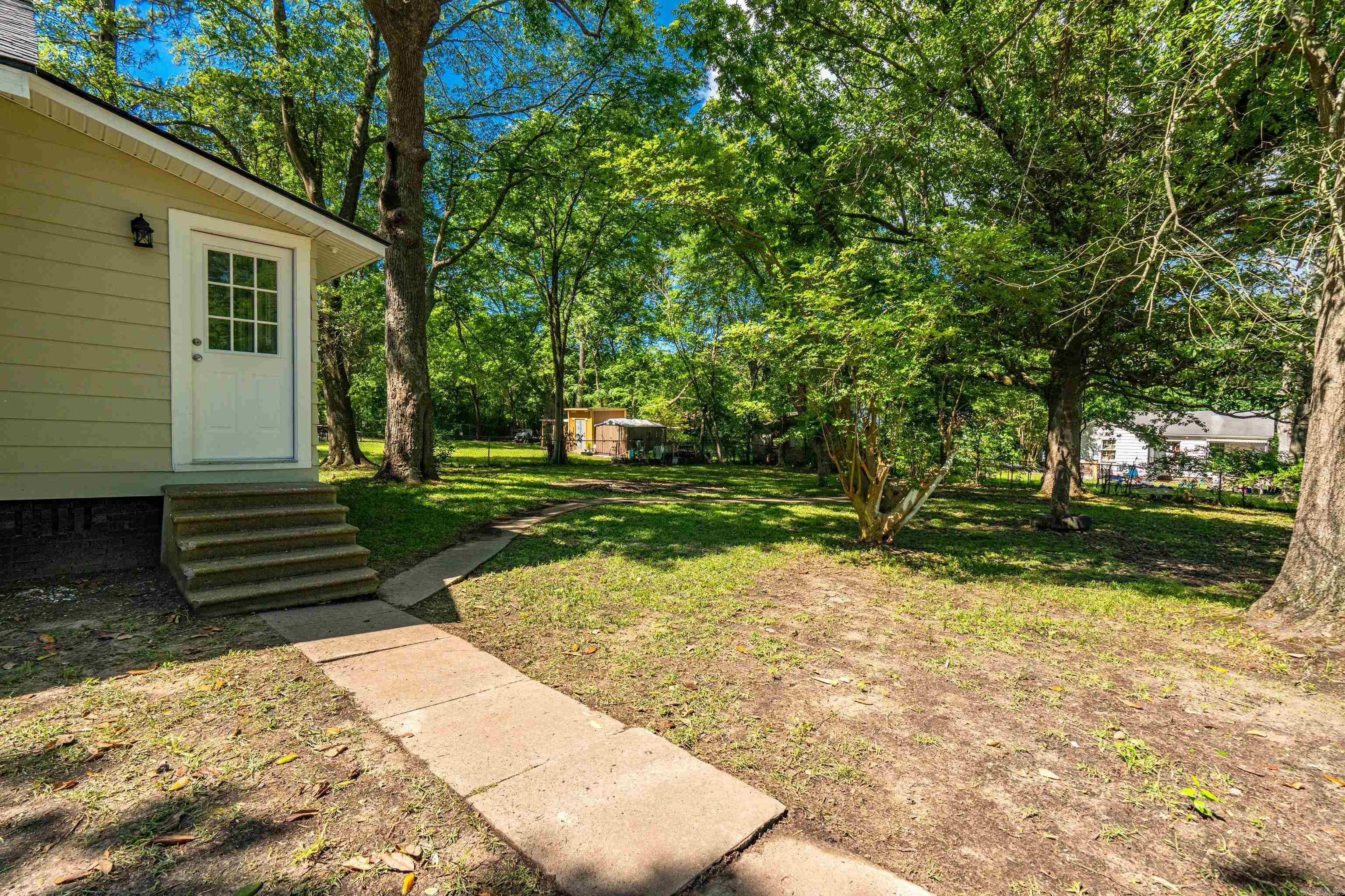 EASTWOOD - Residential