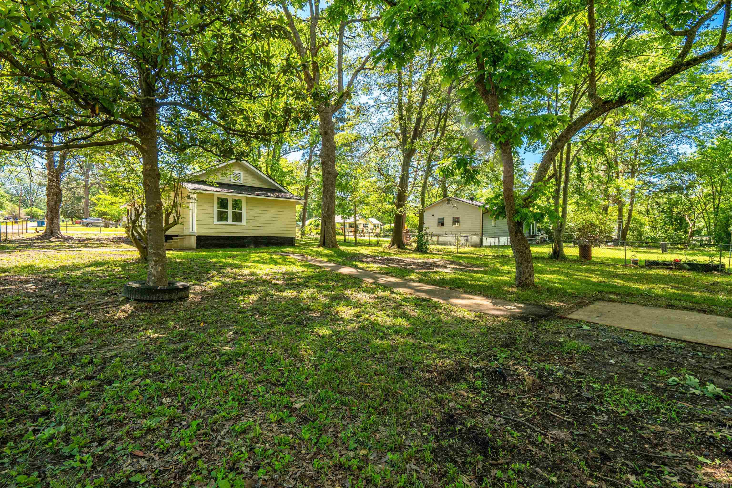 EASTWOOD - Residential