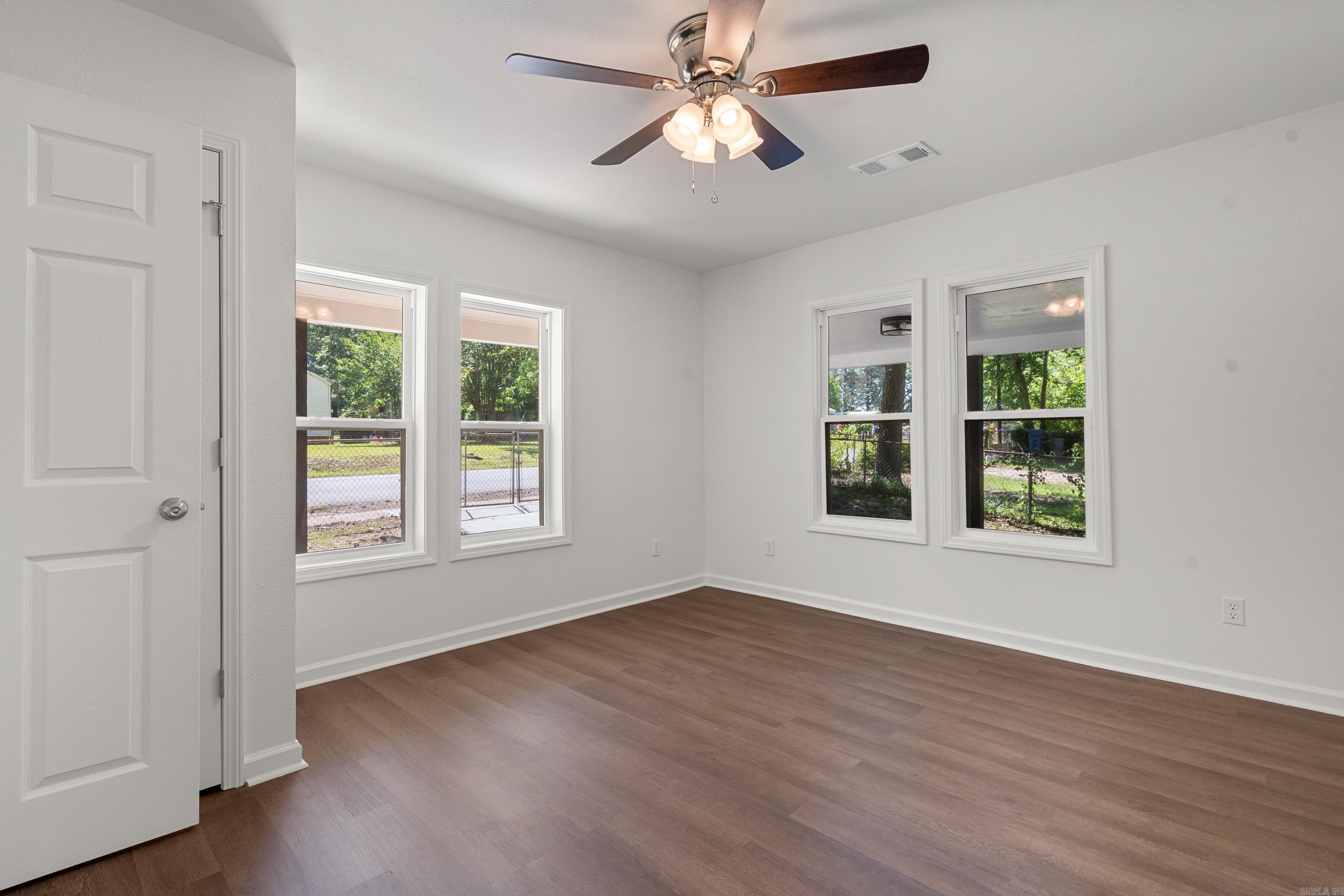 EASTWOOD - Residential