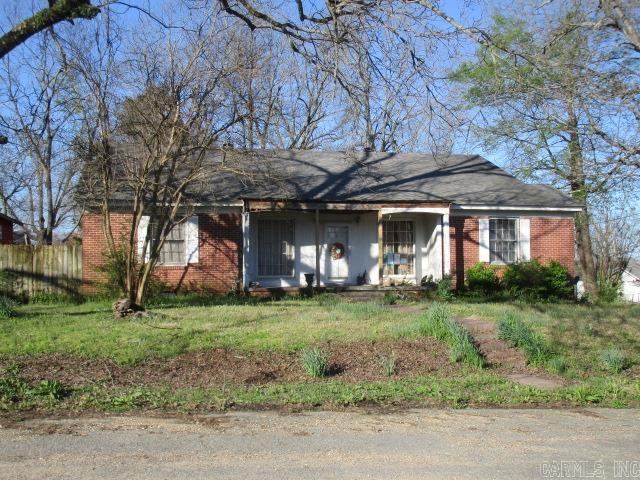 Taxes are with Homestead credit. This property is now active in an online auction. All offers must be submitted through the propertyās listing page on www.auction.com. The sale will be subject to a 5% buyerās premium pursuant to the Auction Terms and Conditions (minimums may apply). All auction bids will be processed subject to seller approval. Property is occupied, DO NOT Disturb Occupant. No Trespassing!!
