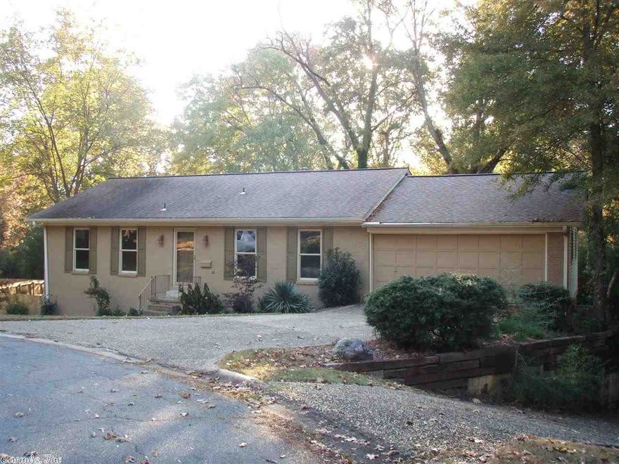 TOTALLY REMODELED HOME ON A PRIVATE CUL-DE-SAC IN STURBRIDGE! THIS ONE HAS IT ALL! NEW KIT W/GRANITE COUNTERTOPS & GLASS BACKSPLASH, NEW S.S. APPLS. INCLUDING REF, NEW BATHROOMS, NEW LAMINATE HARDWOODS, NEW INTERIOR & EXTERIOR PAINT, NEW LIGHT FIXTURES & HARDWARE, 4 BRMS, 3 BAS, 3 LIVING AREAS PLUS BONUS RM! LGE DECK OVERLOOKS PRIVATE BACKYARD! THIS IS A WONDWEFUL FAMILY HOME! A MUST SHOW IN THIS PRICE RANGE!!!