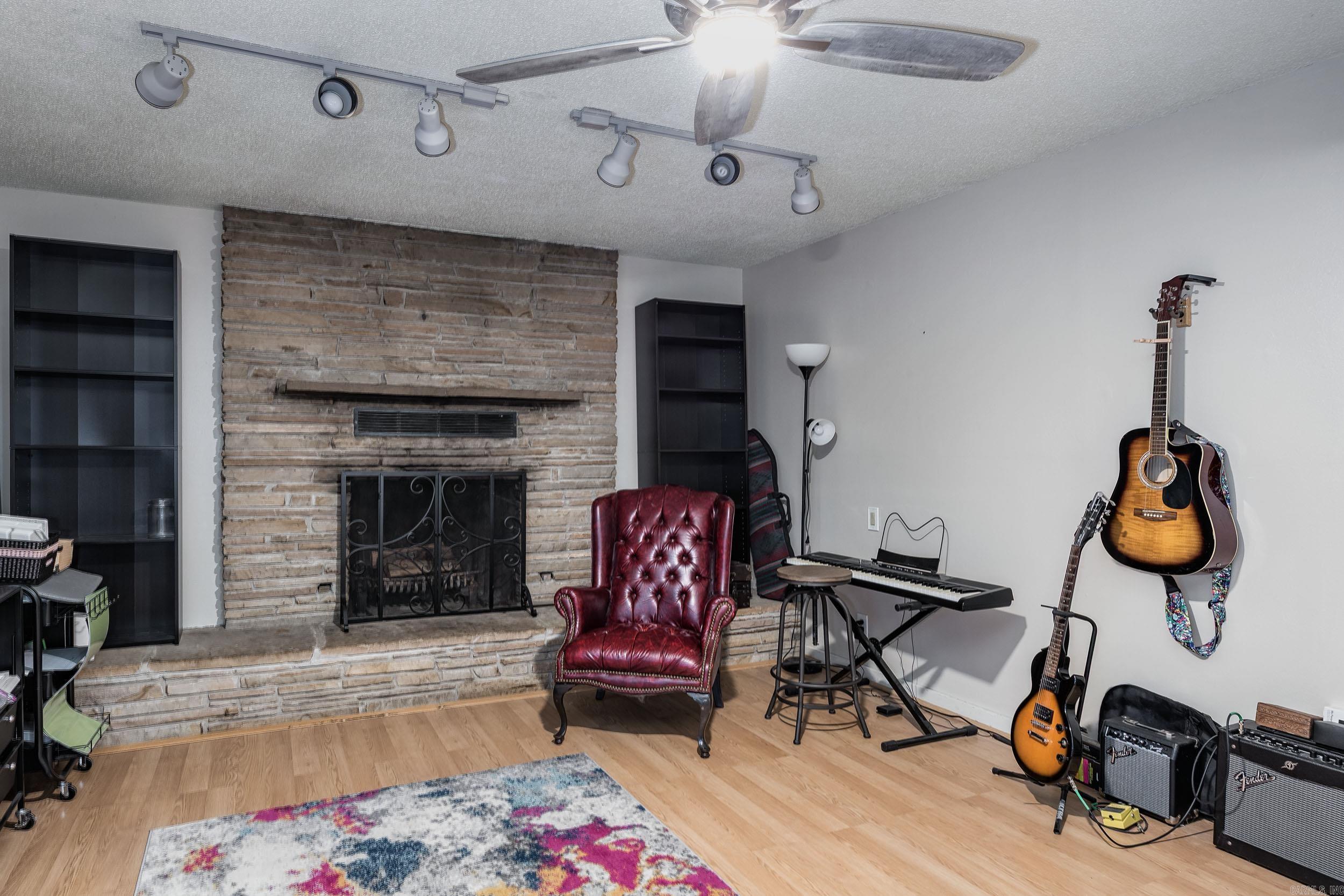 WALTON HEIGHTS - Residential