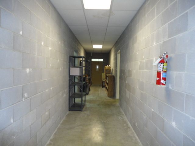 Enmar - Commercial Sale