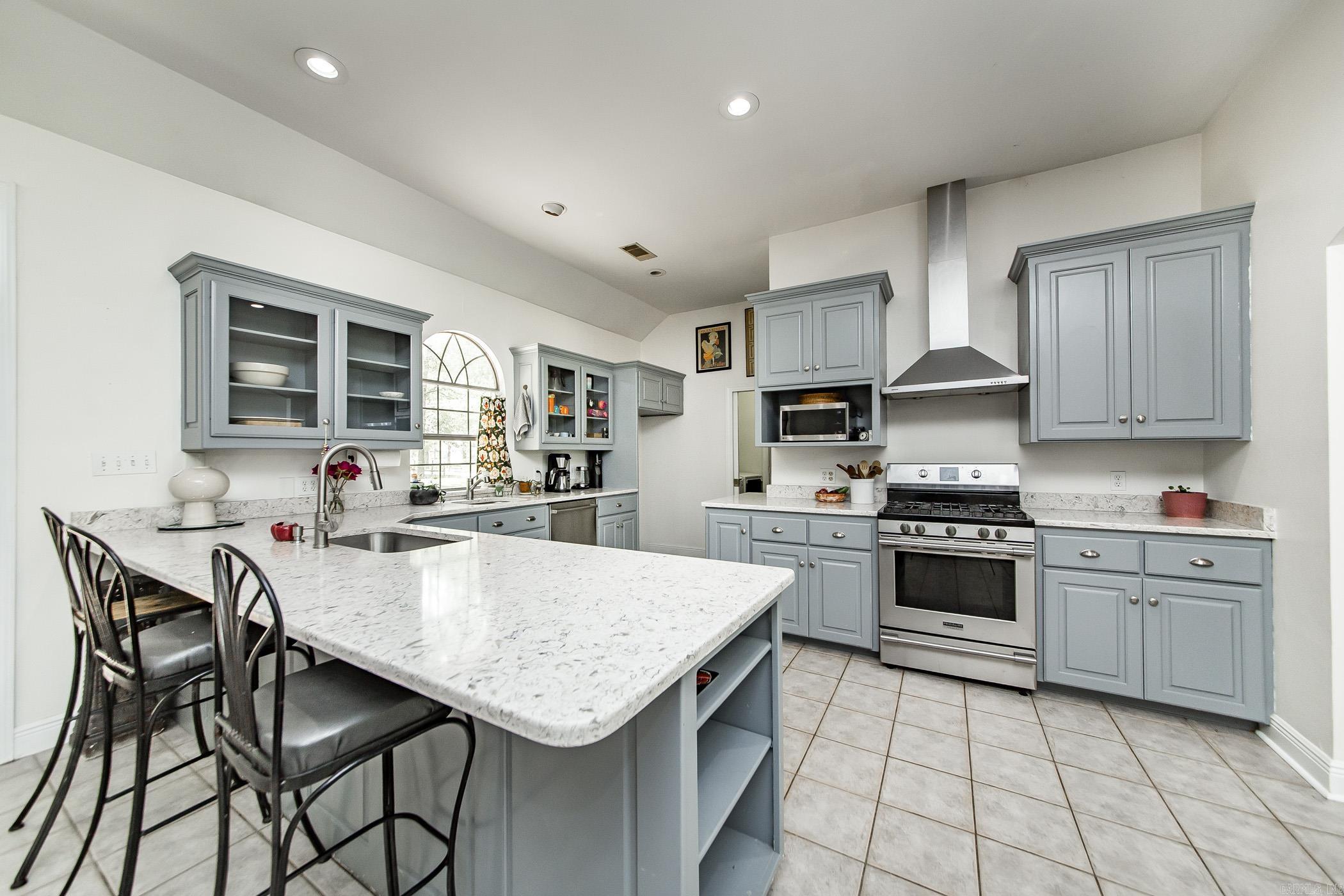 PLEASANT MEADOWS - Residential