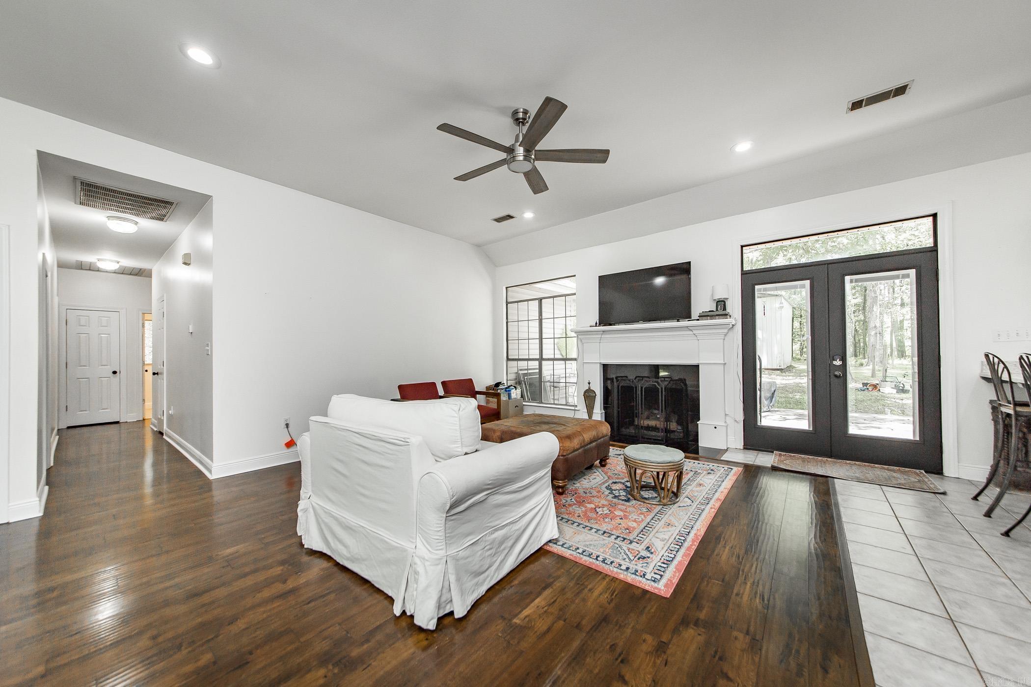 PLEASANT MEADOWS - Residential