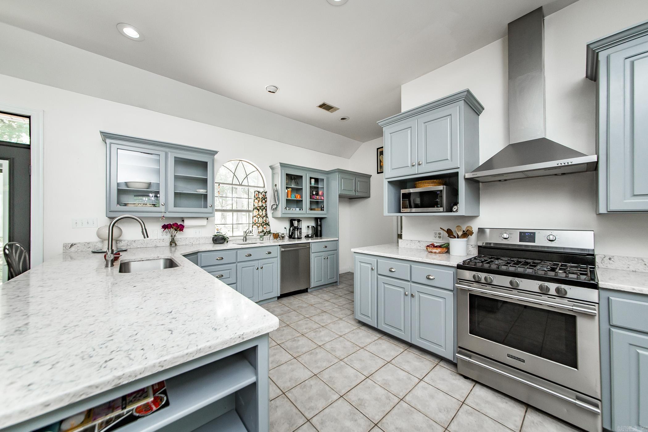 PLEASANT MEADOWS - Residential