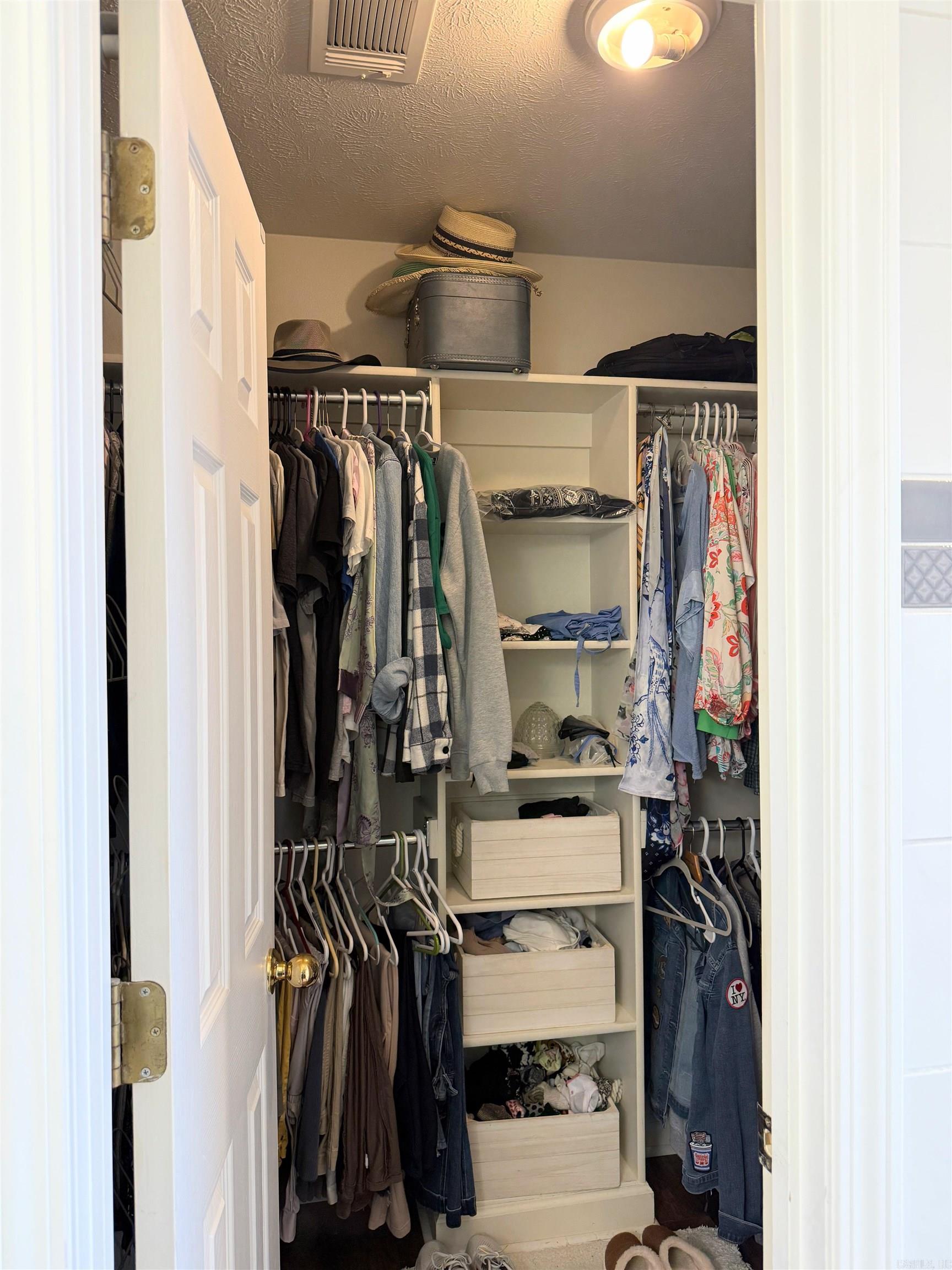 WINDSOR PARK - Residential