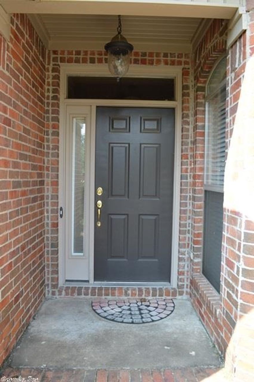 Open House 12/7 1-3pm Large corner lot, all brick, one level, beautiful cherry wood floors in large great room/formal dining with stunning light fixture. The Great Room has wonderful natural lighting with large windows looking to the backyard. Bright kitchen with white cabinets, pantry and spacious eat-in area. Nice sized Master with tray ceiling, double walk-in closets, Jacuzzi, shower, & double vanity sinks. The other bedrooms are nice sized with double door closet storage. Wonderful home & MOVE IN READY!