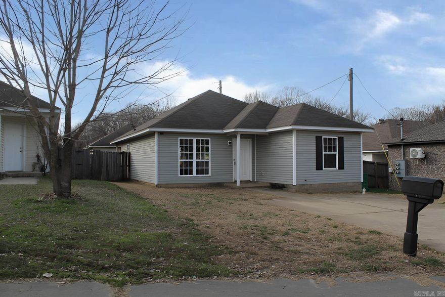 No Disclosure.  To be sold AS IS.  This property has been placed in an upcoming event. All bids should be submitted at XOME.com void where prohibited. Please submit any pre-auction offer received through the property details page on Xome.com. Any post-auction offers will need to be submitted directly to the listing agent. Response within3 business days. All properties are subkjec tto a 5% buyer'spremium pursuant to the Auction Participation Agreement and Terms & Conditions minimums will apply. Please contact listing agent for details and commissionn paid on this property. Agents see confidential remarks.