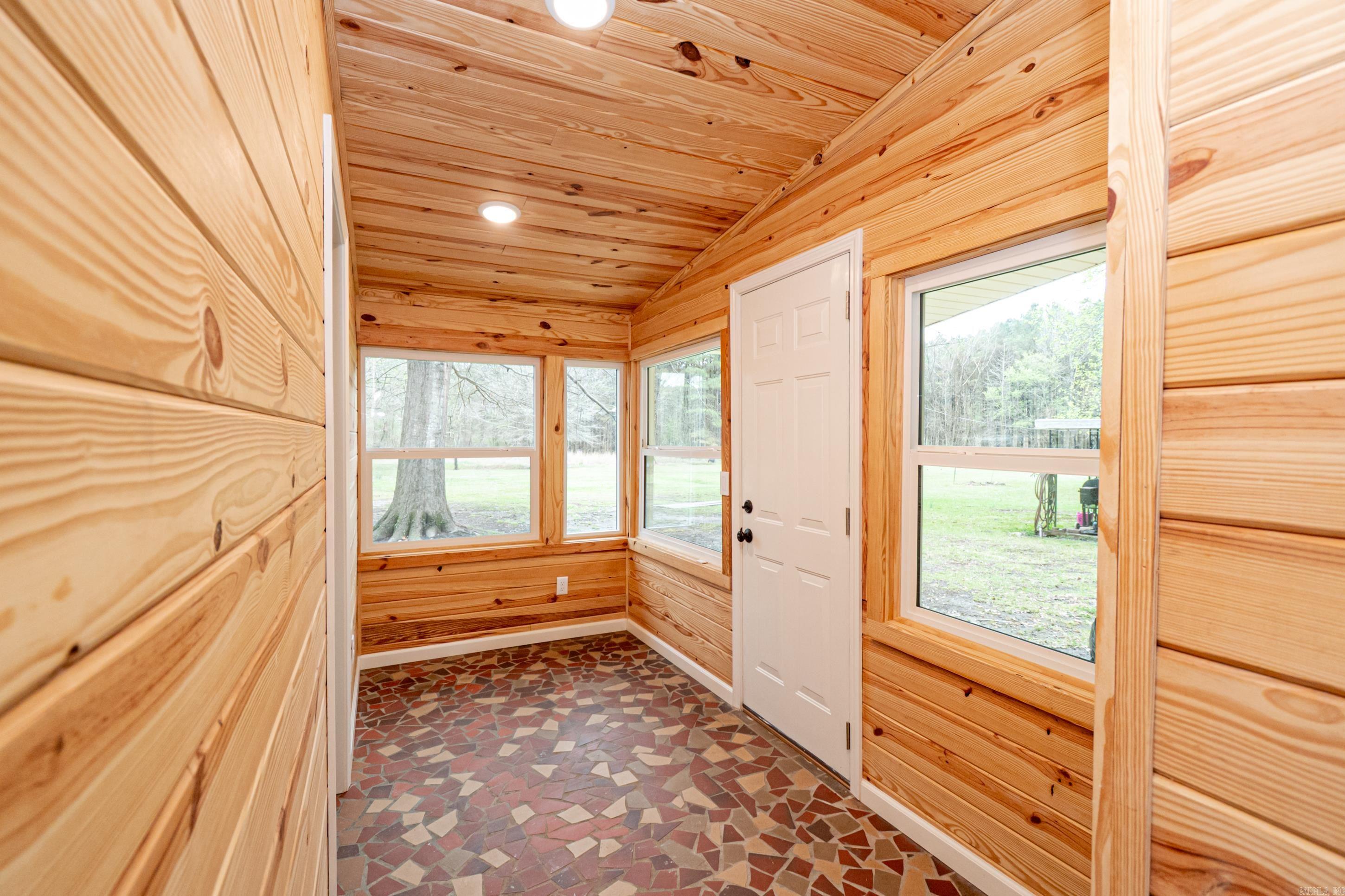 MONTICELLO - Residential