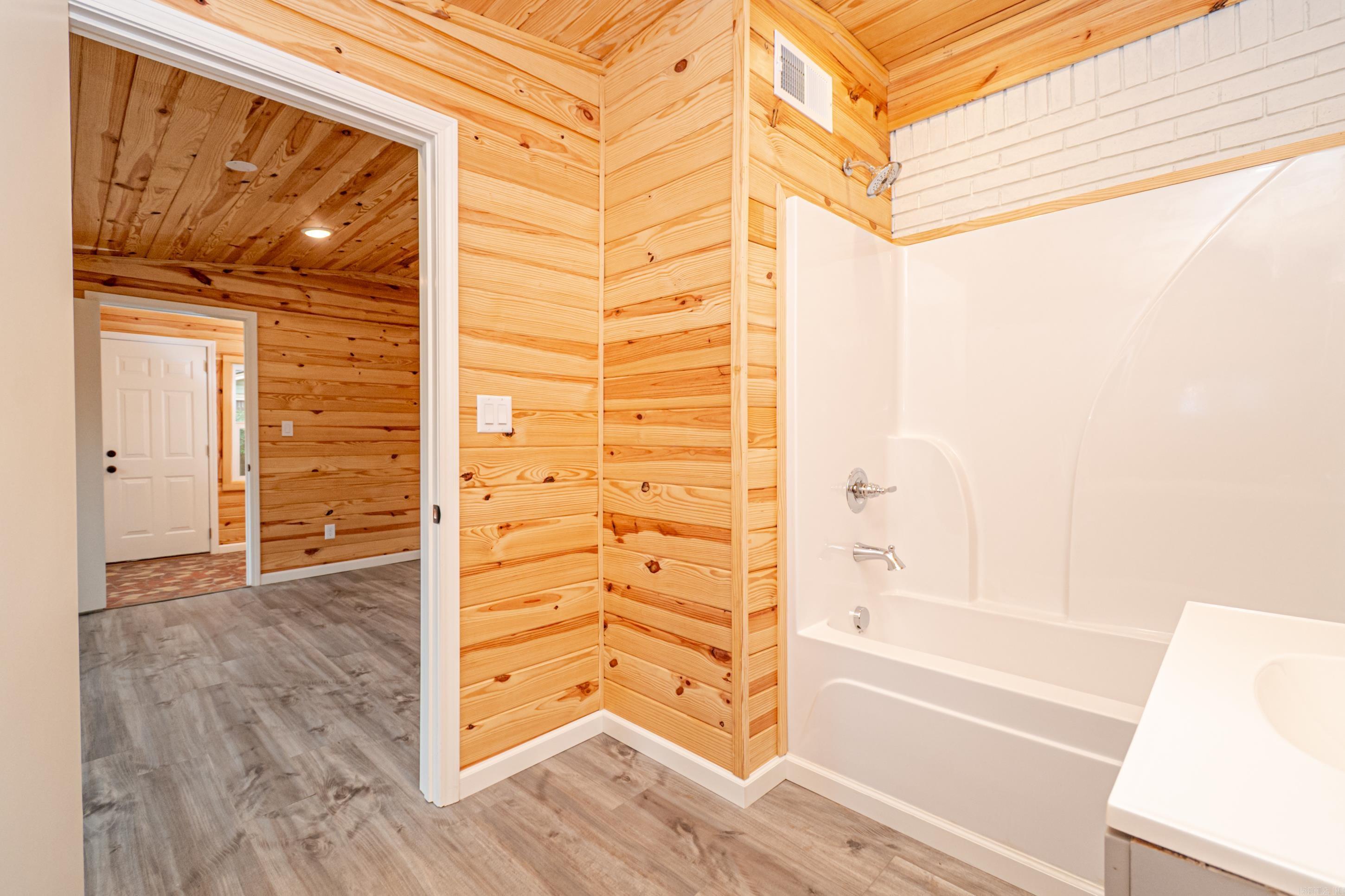 MONTICELLO - Residential