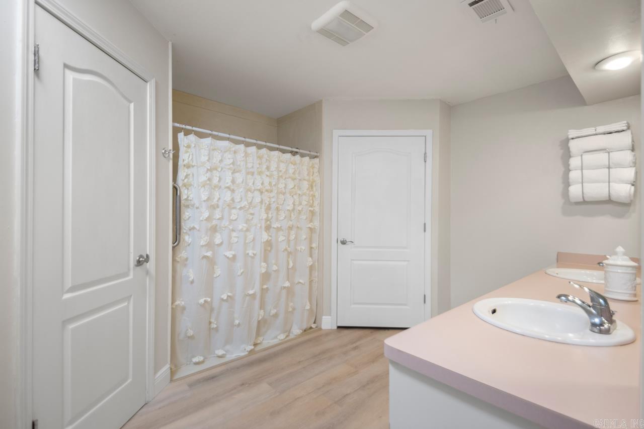 Pickwicket Corner - Residential