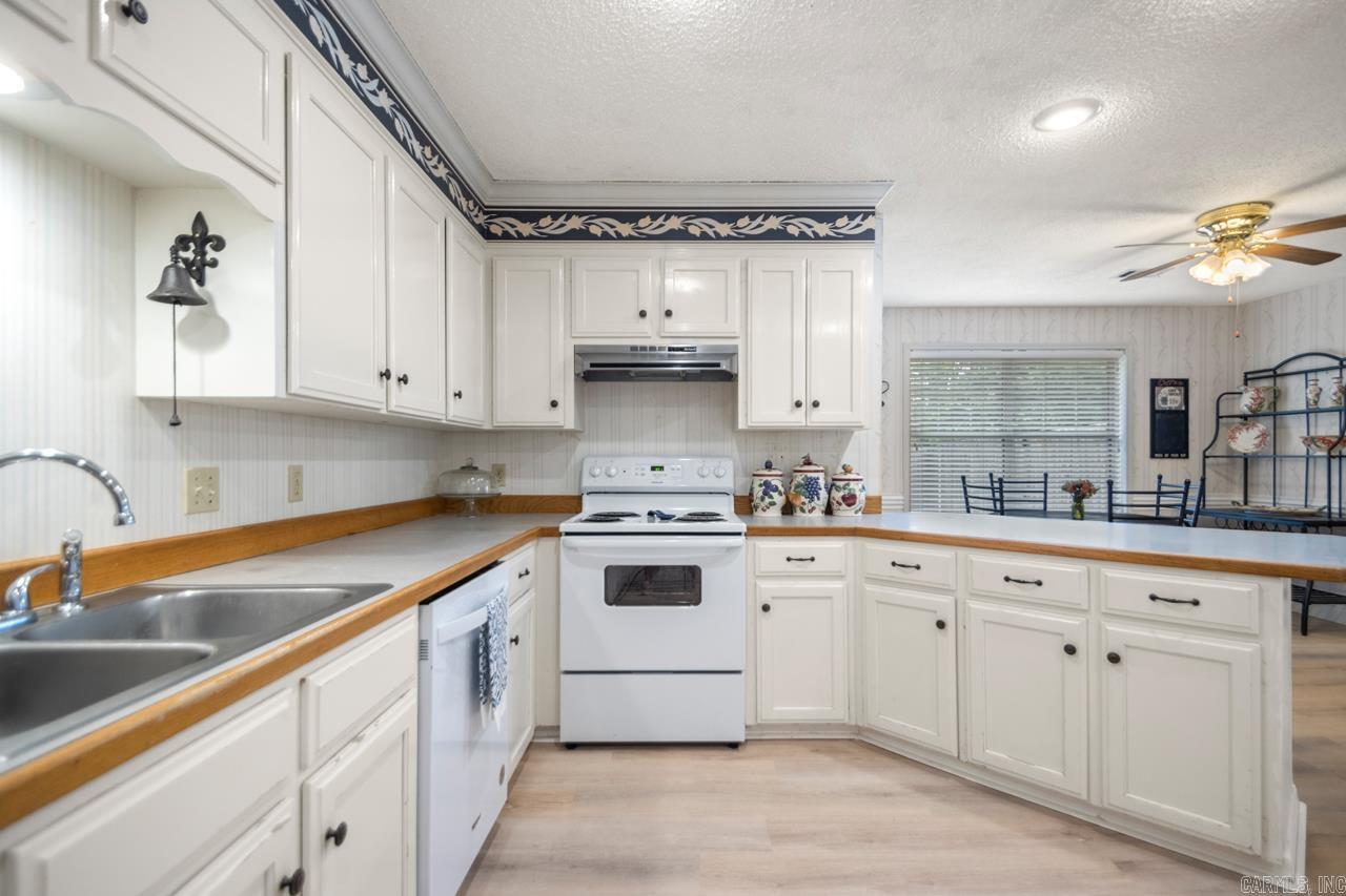 Pickwicket Corner - Residential