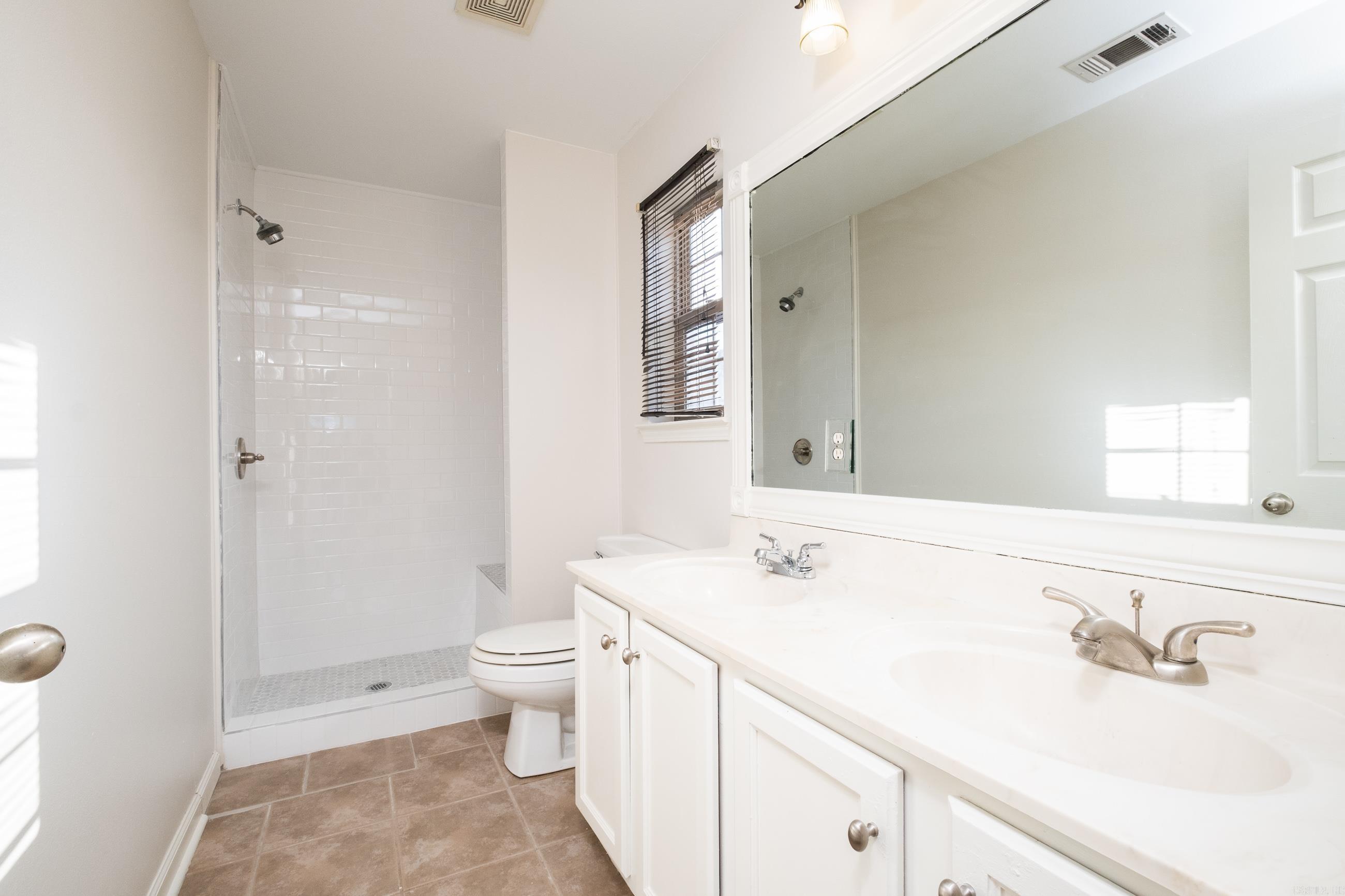 Oxford Valley - Residential Lease