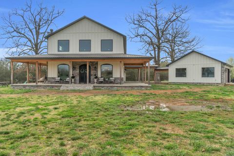 Photo of 141 Earnie Atkins Rd. Rd, Pangburn, AR 72121 (MLS # 26024558)