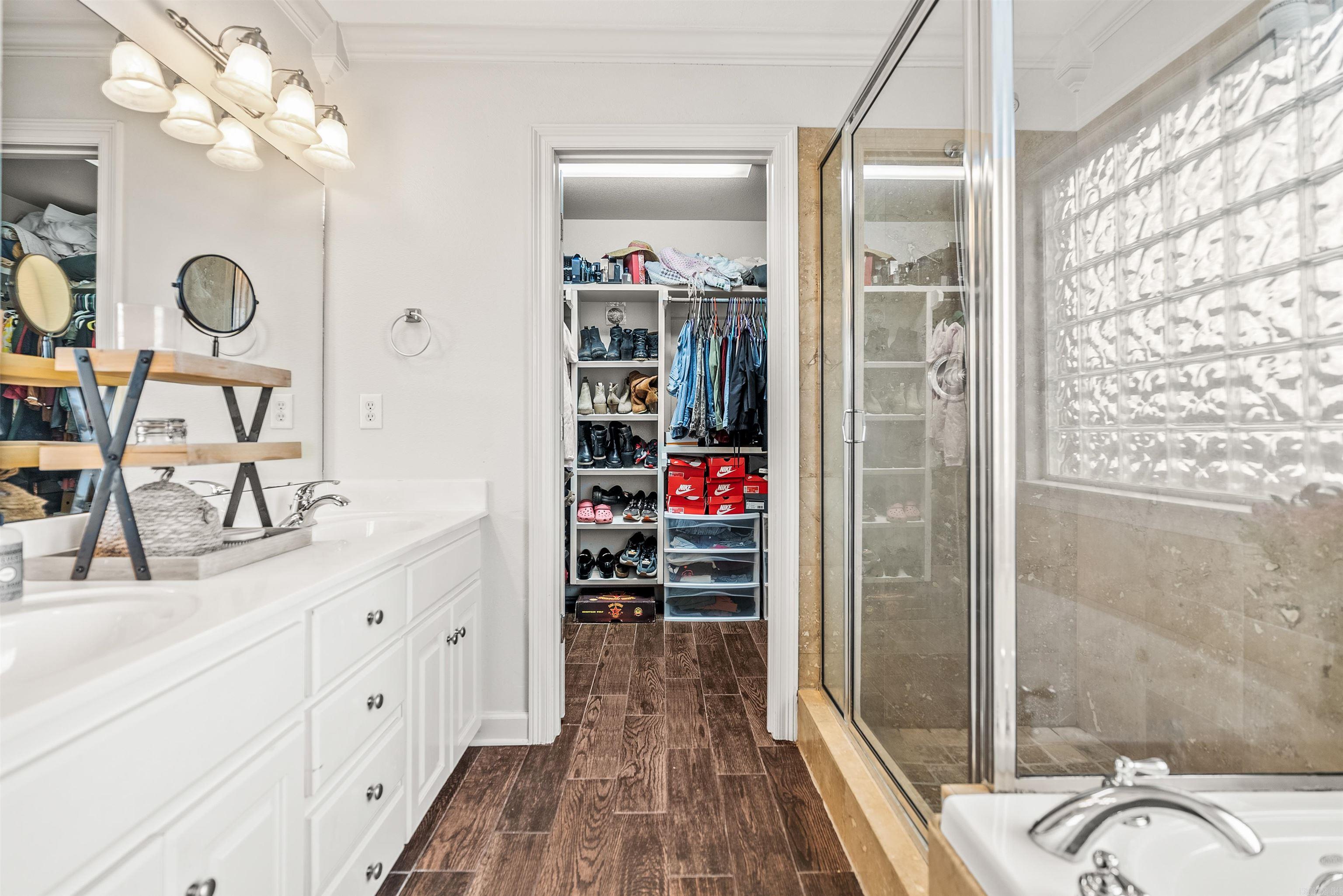 SPRING VALLEY - Residential