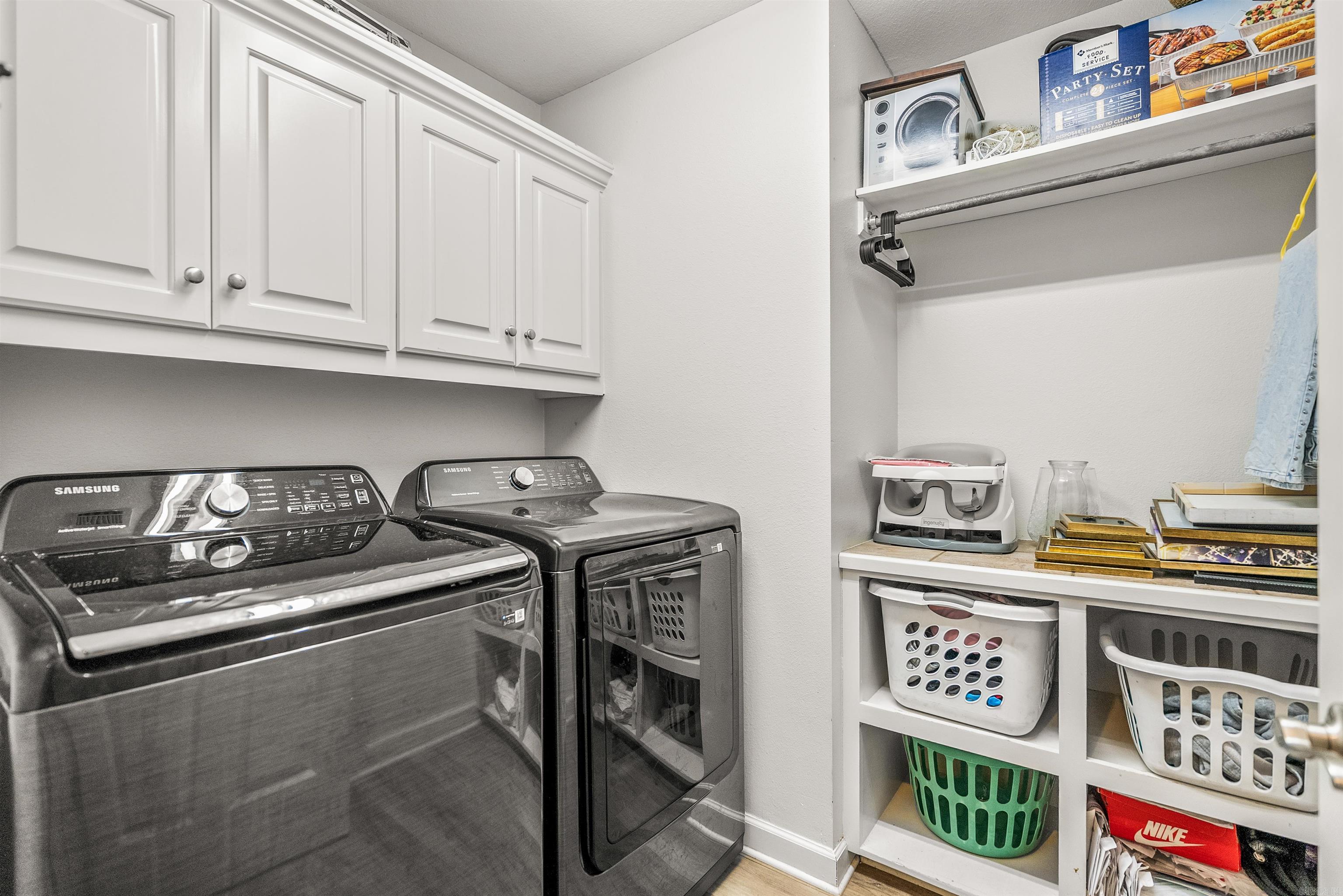 SPRING VALLEY - Residential