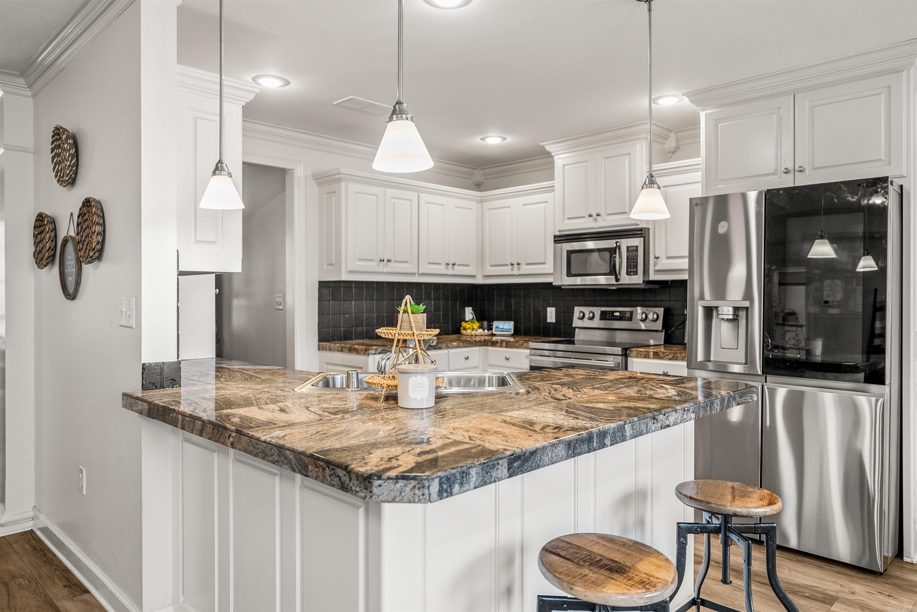 SPRING VALLEY - Residential