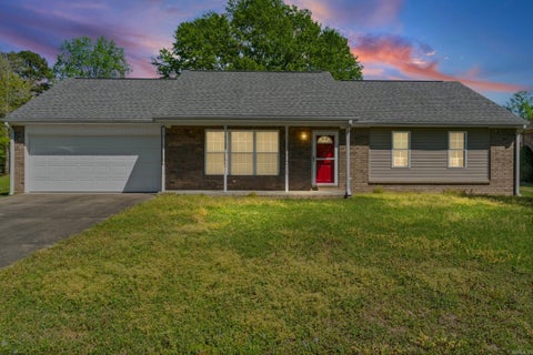 Photo of 423 Hillcrest Drive, Heber Springs, AR 72543 (MLS # 26042409)