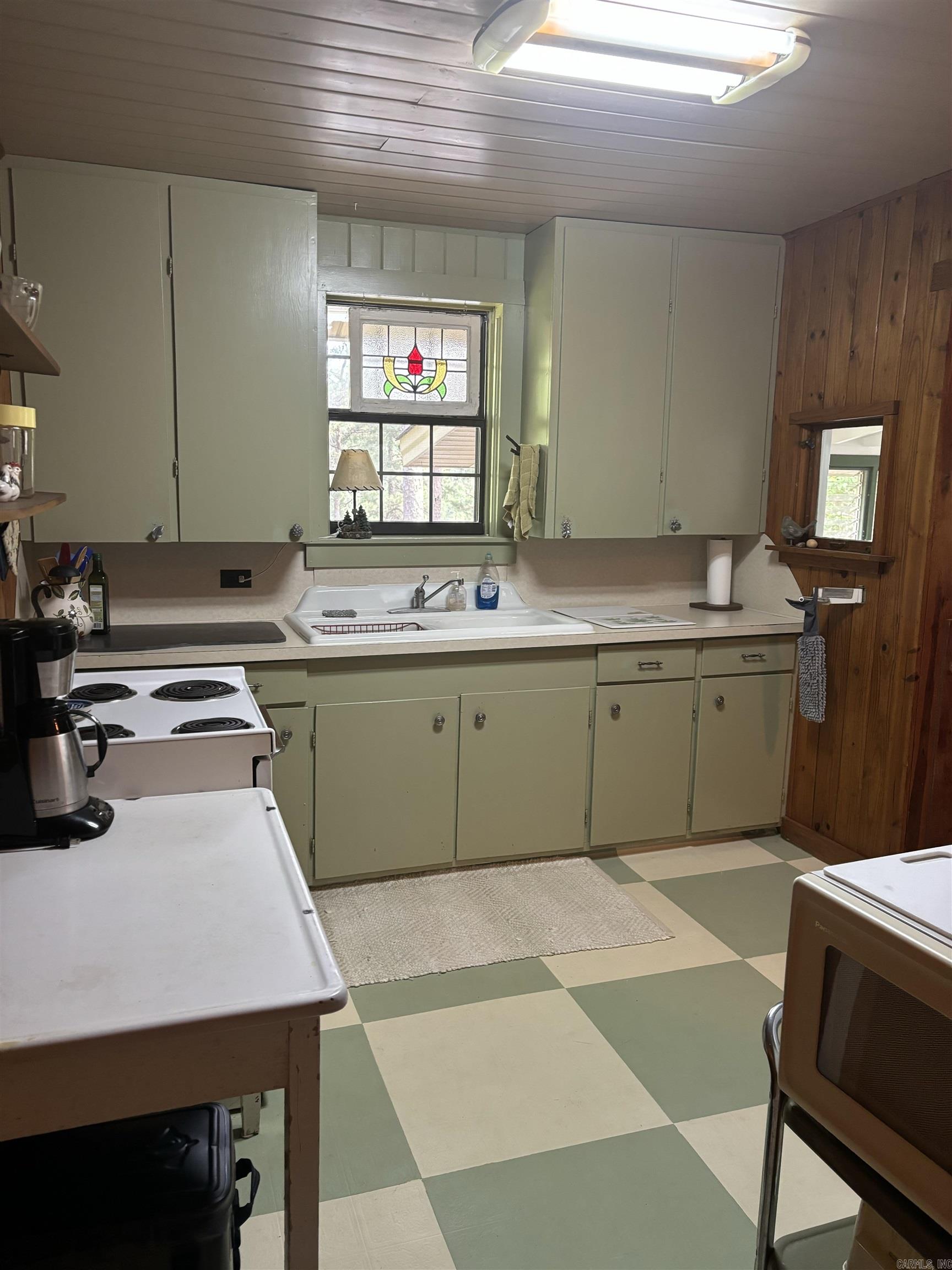 COWHIDE COVE HOME - Residential