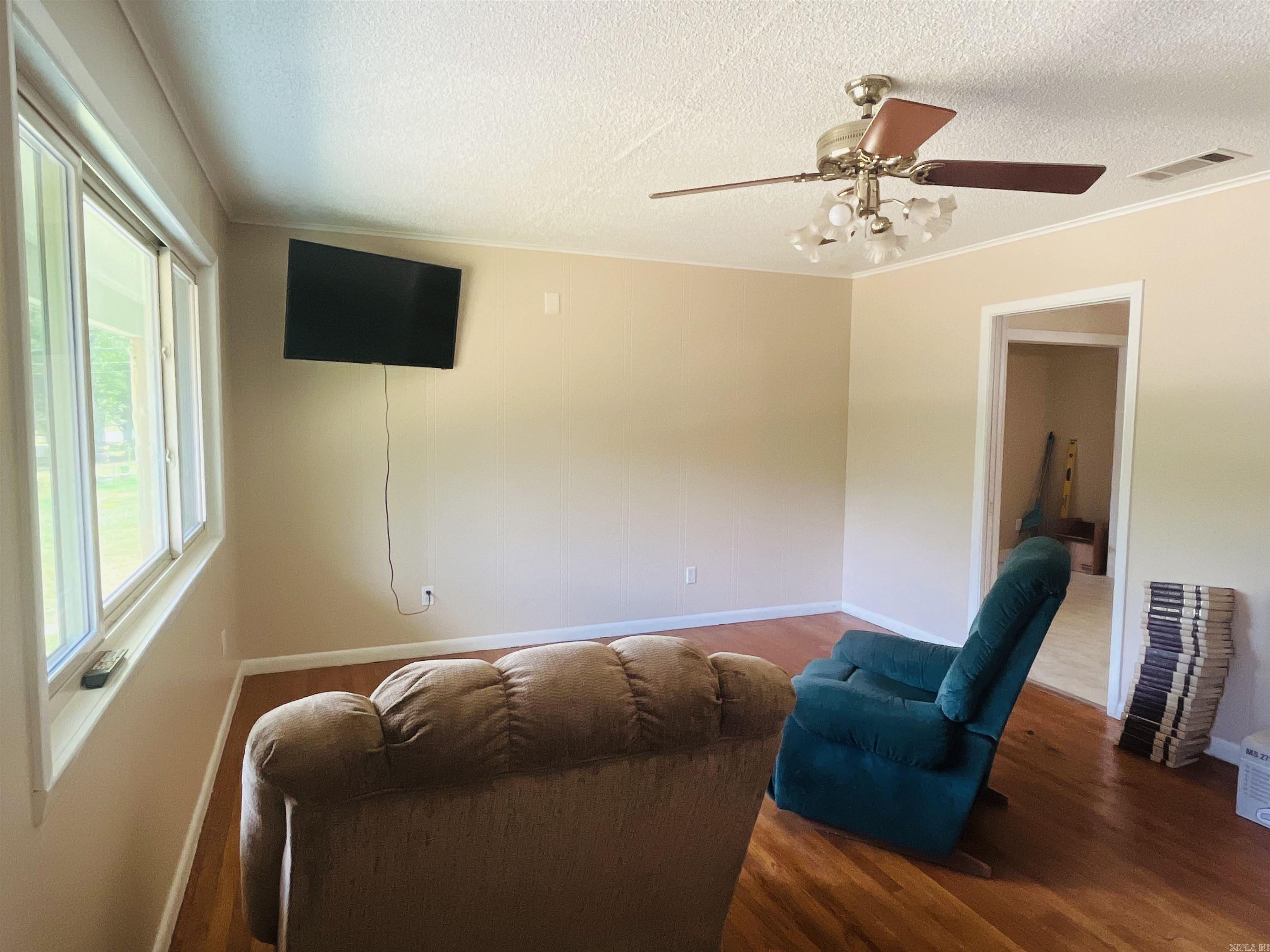 HURRICANE SHORE - Residential