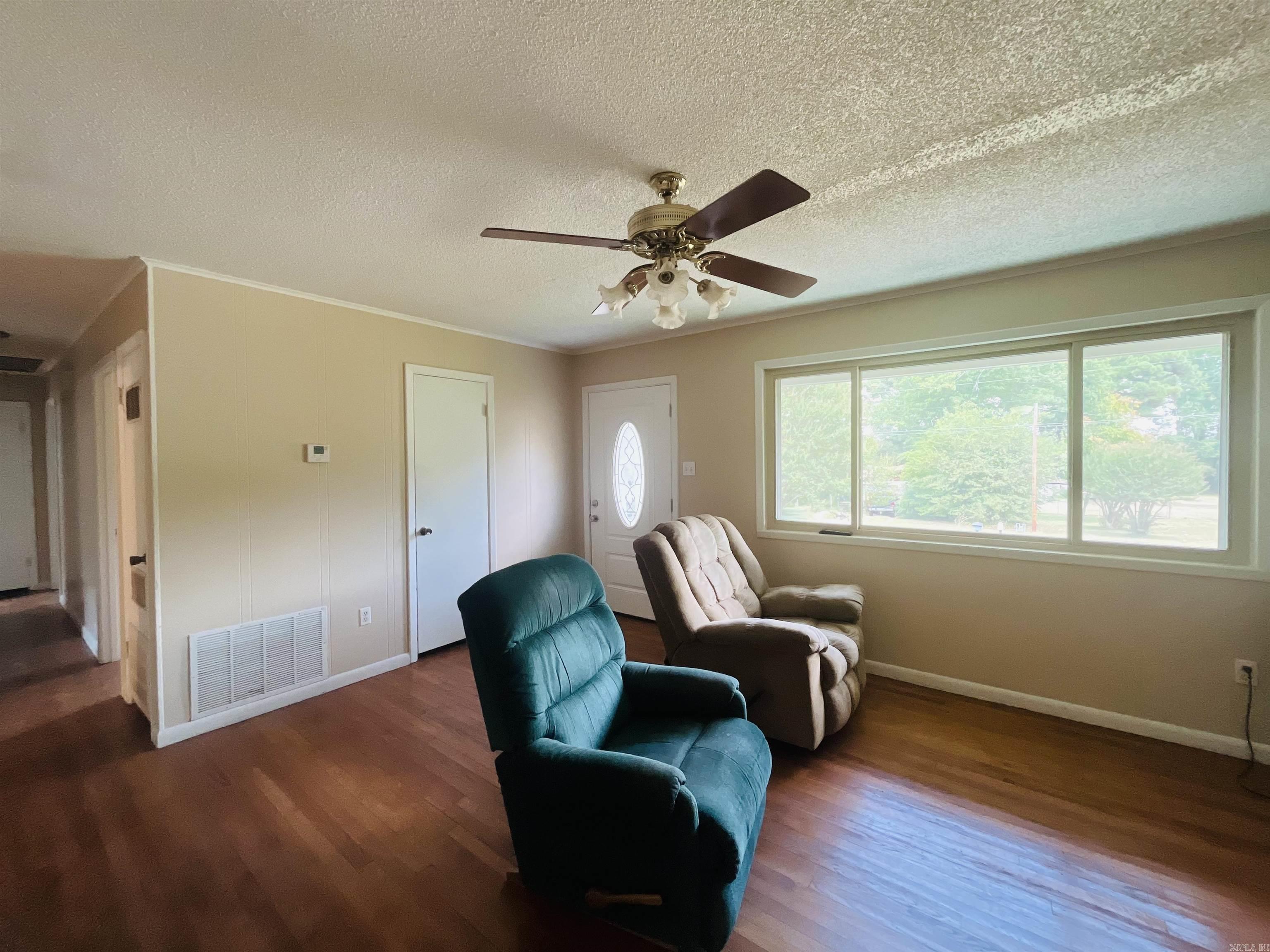 HURRICANE SHORE - Residential