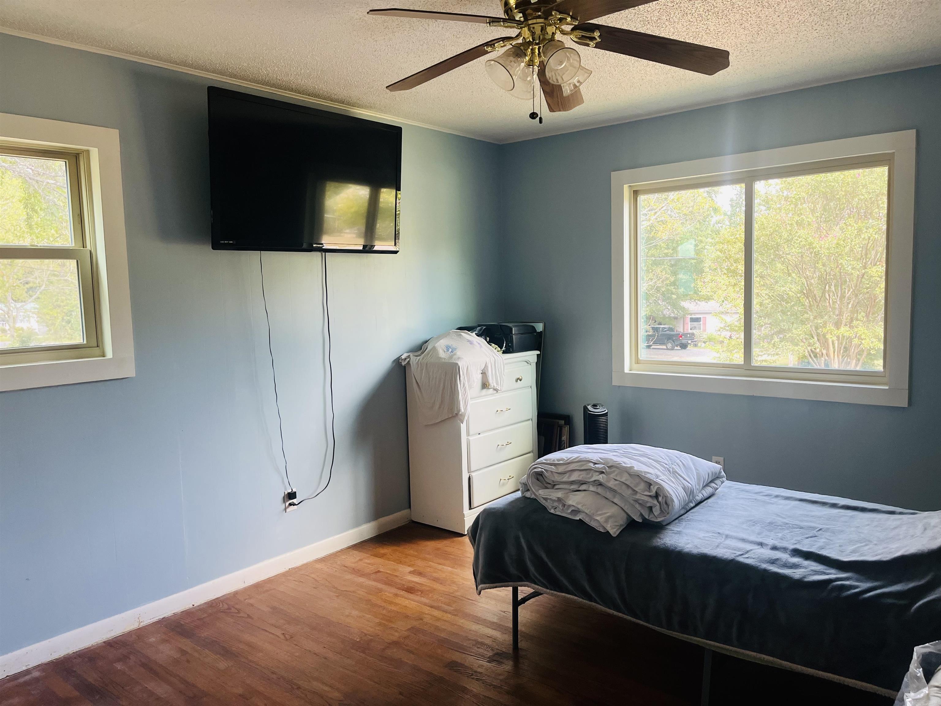 HURRICANE SHORE - Residential