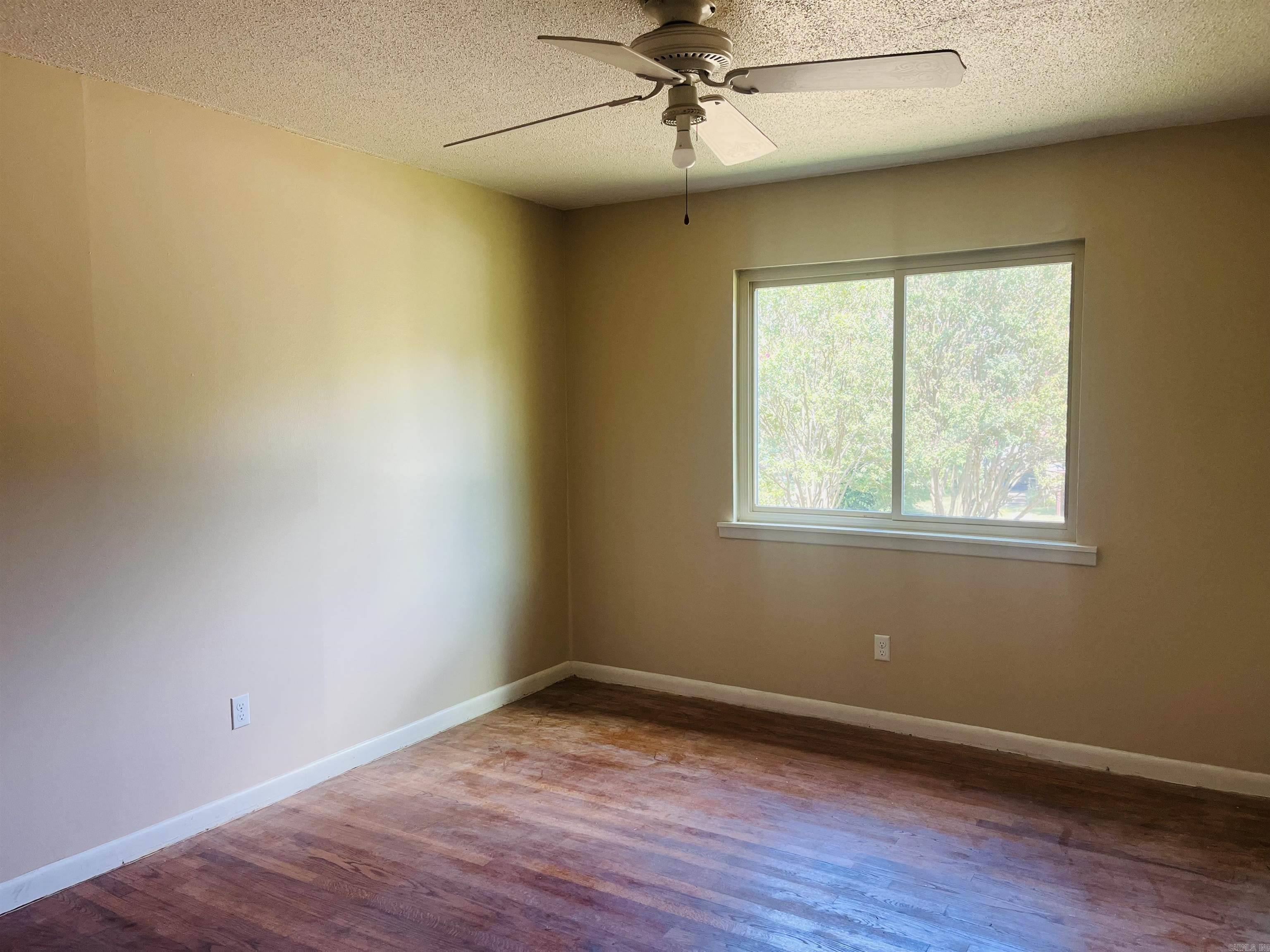 HURRICANE SHORE - Residential