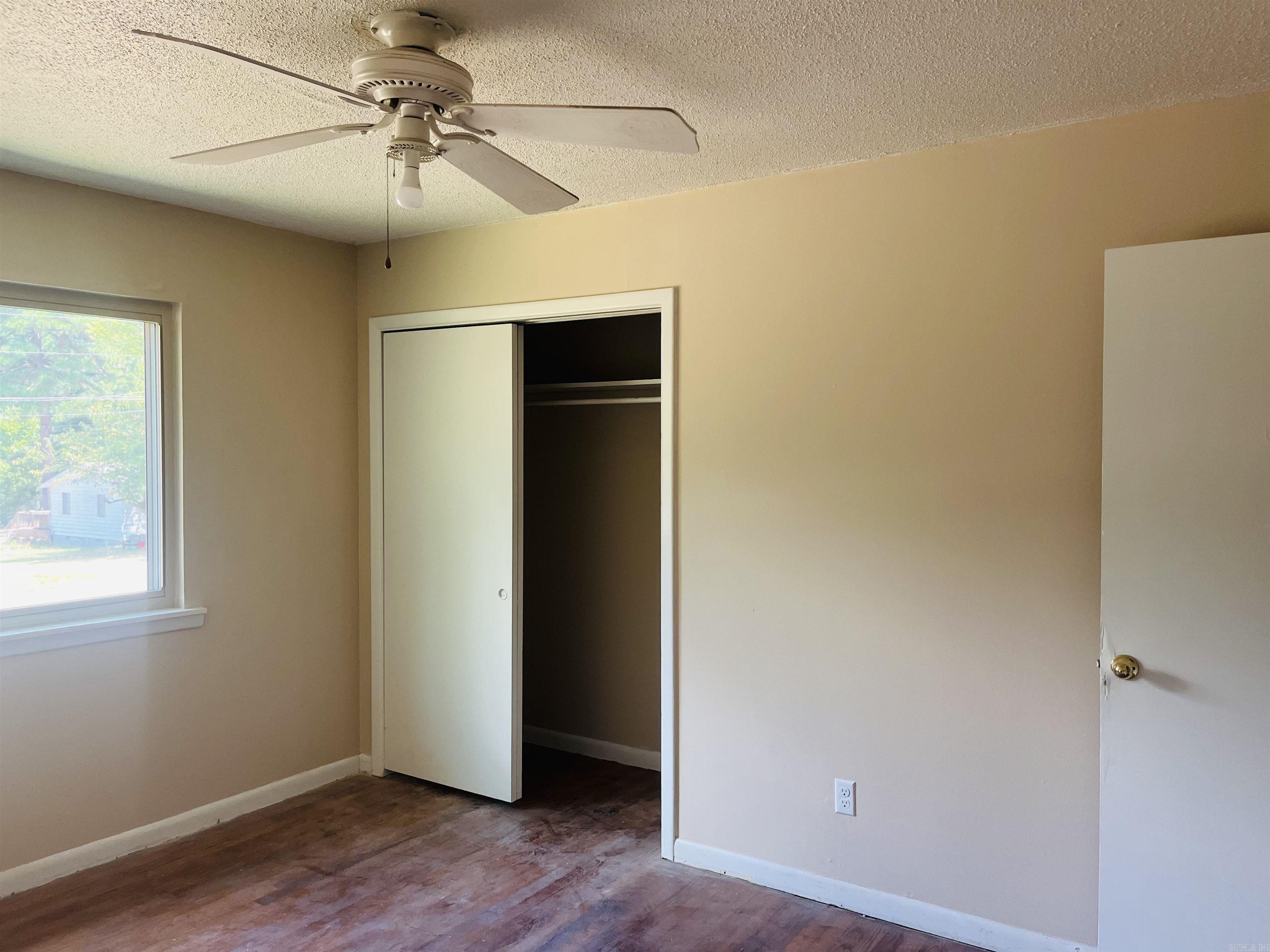 HURRICANE SHORE - Residential