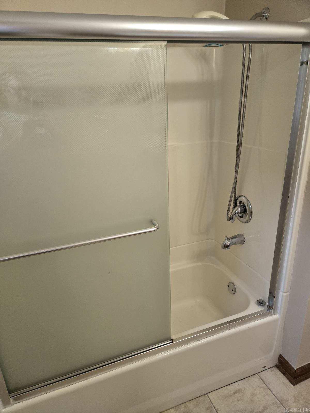 HURRICANE SHORE - Residential