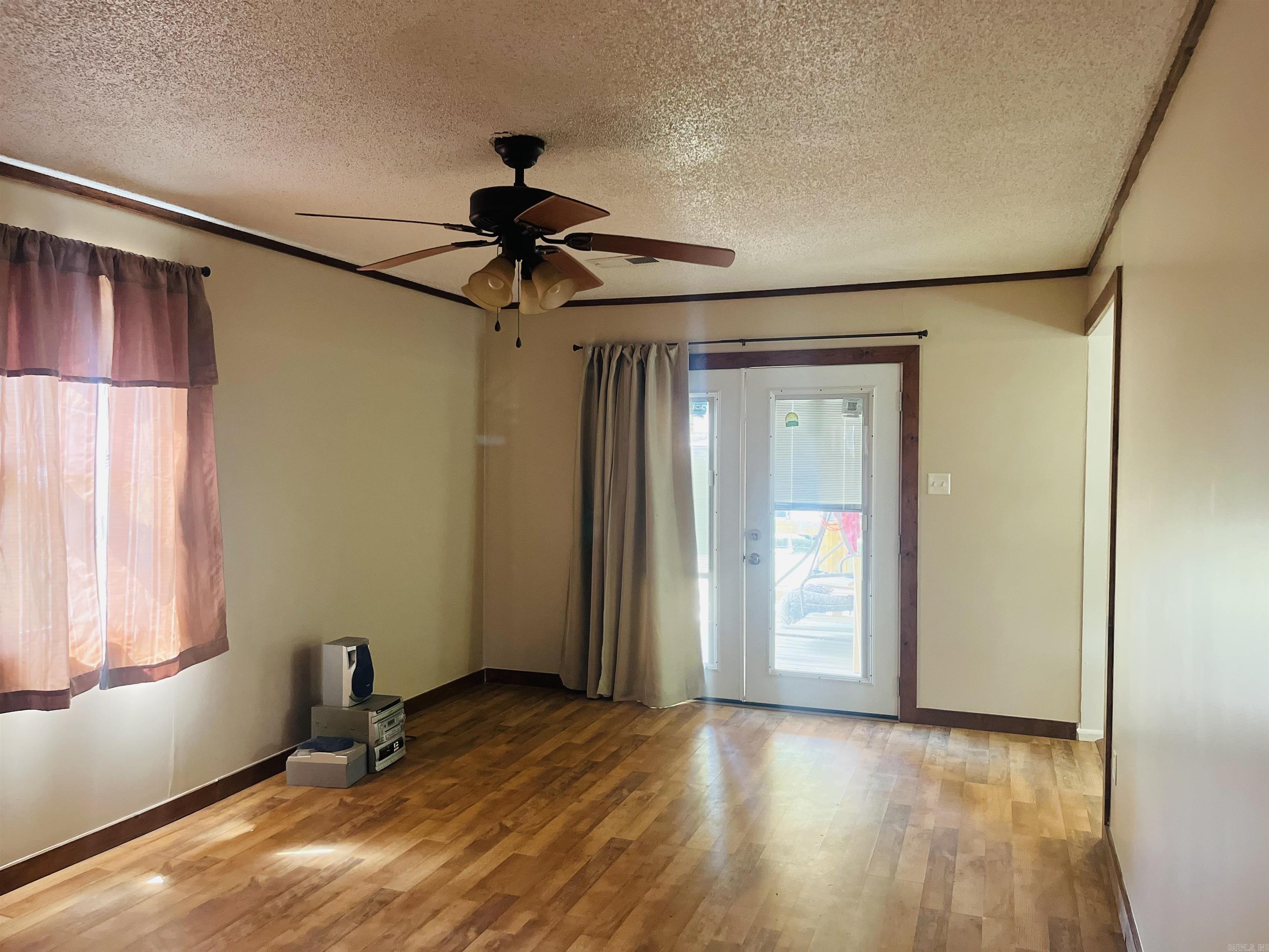 HURRICANE SHORE - Residential