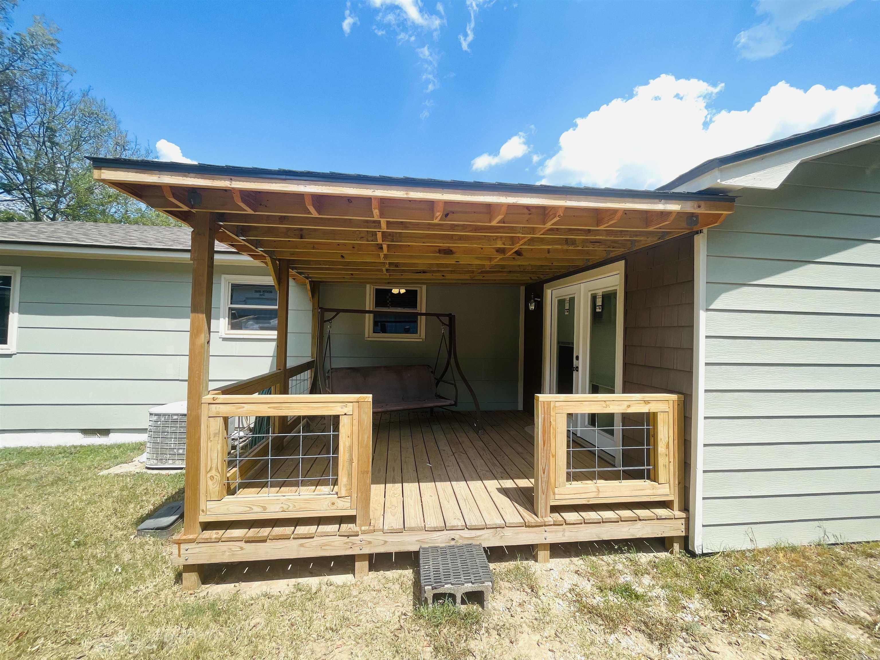 HURRICANE SHORE - Residential