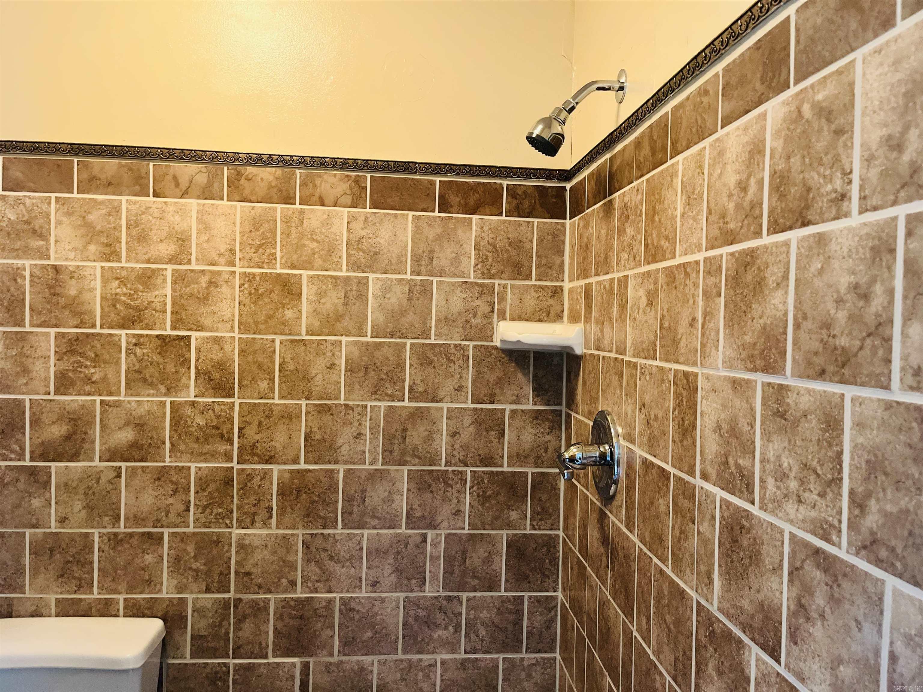 HURRICANE SHORE - Residential