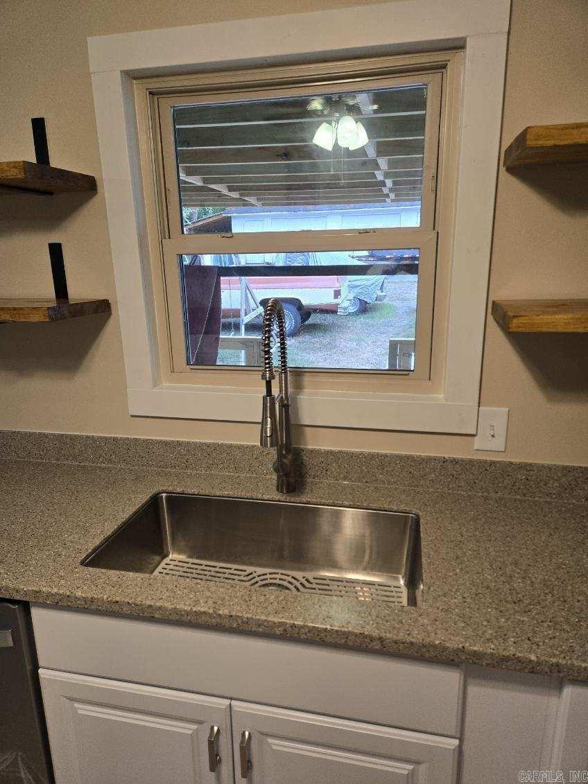 HURRICANE SHORE - Residential