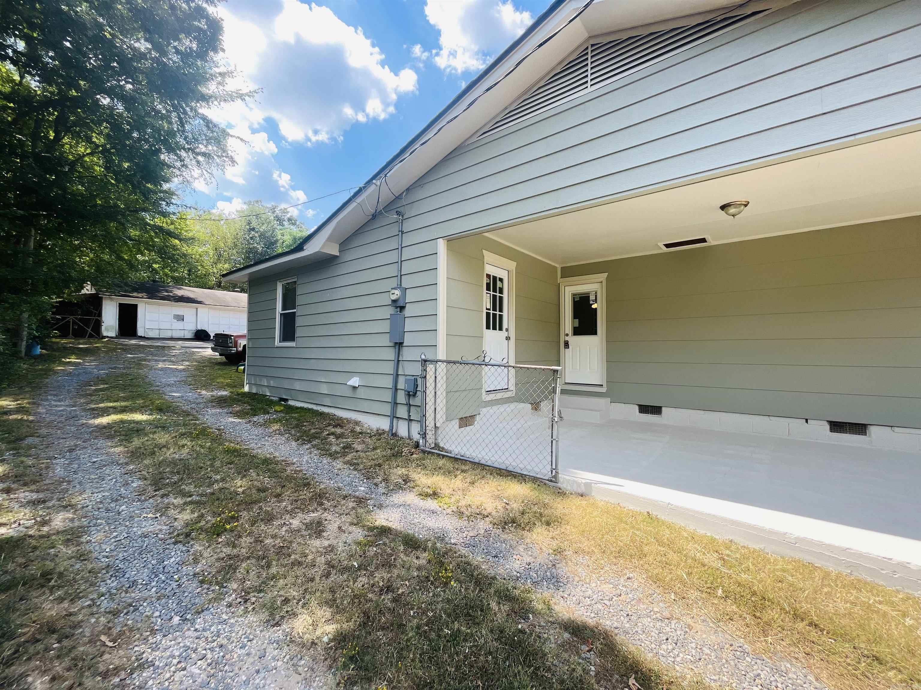 HURRICANE SHORE - Residential