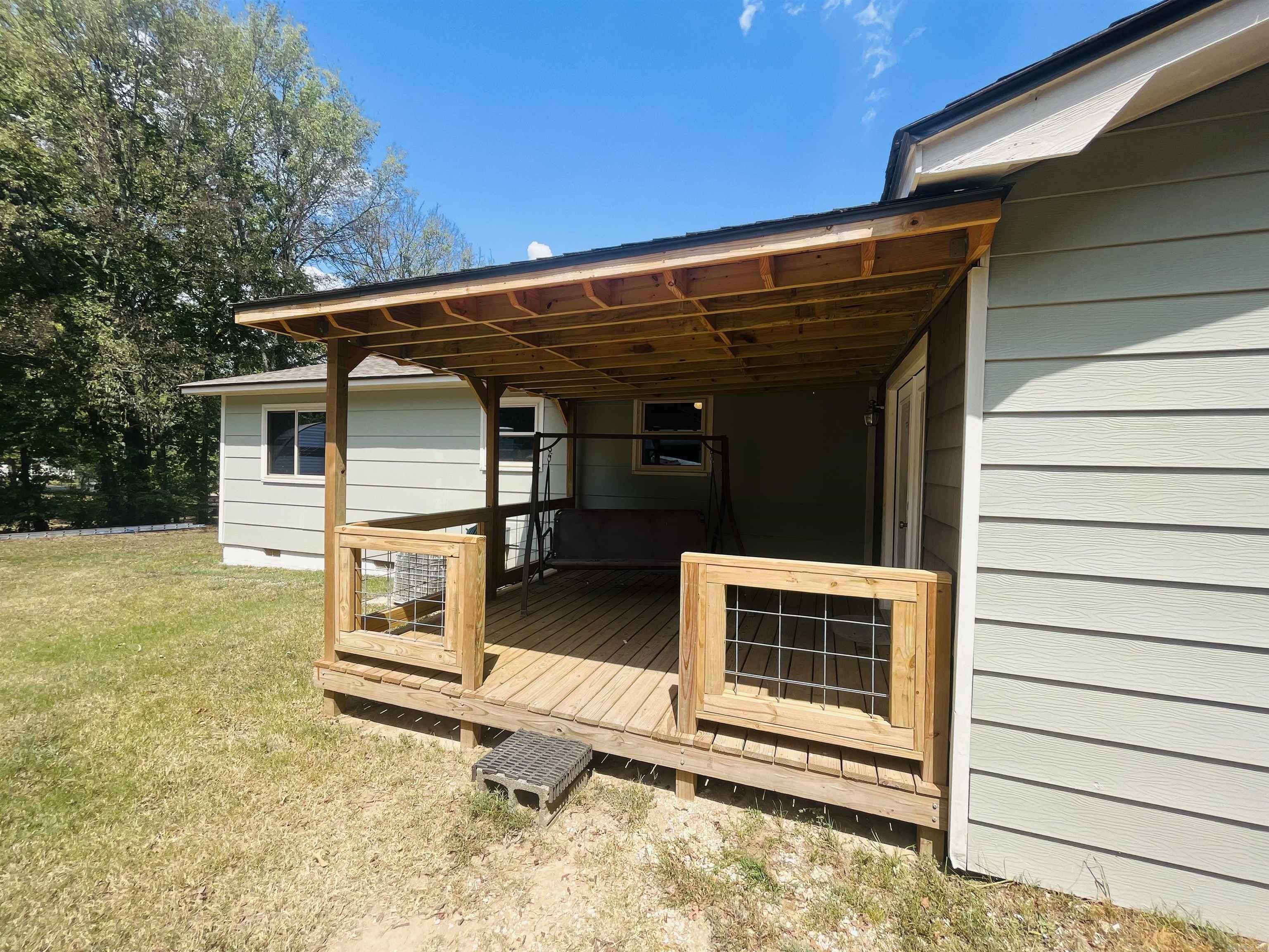 HURRICANE SHORE - Residential