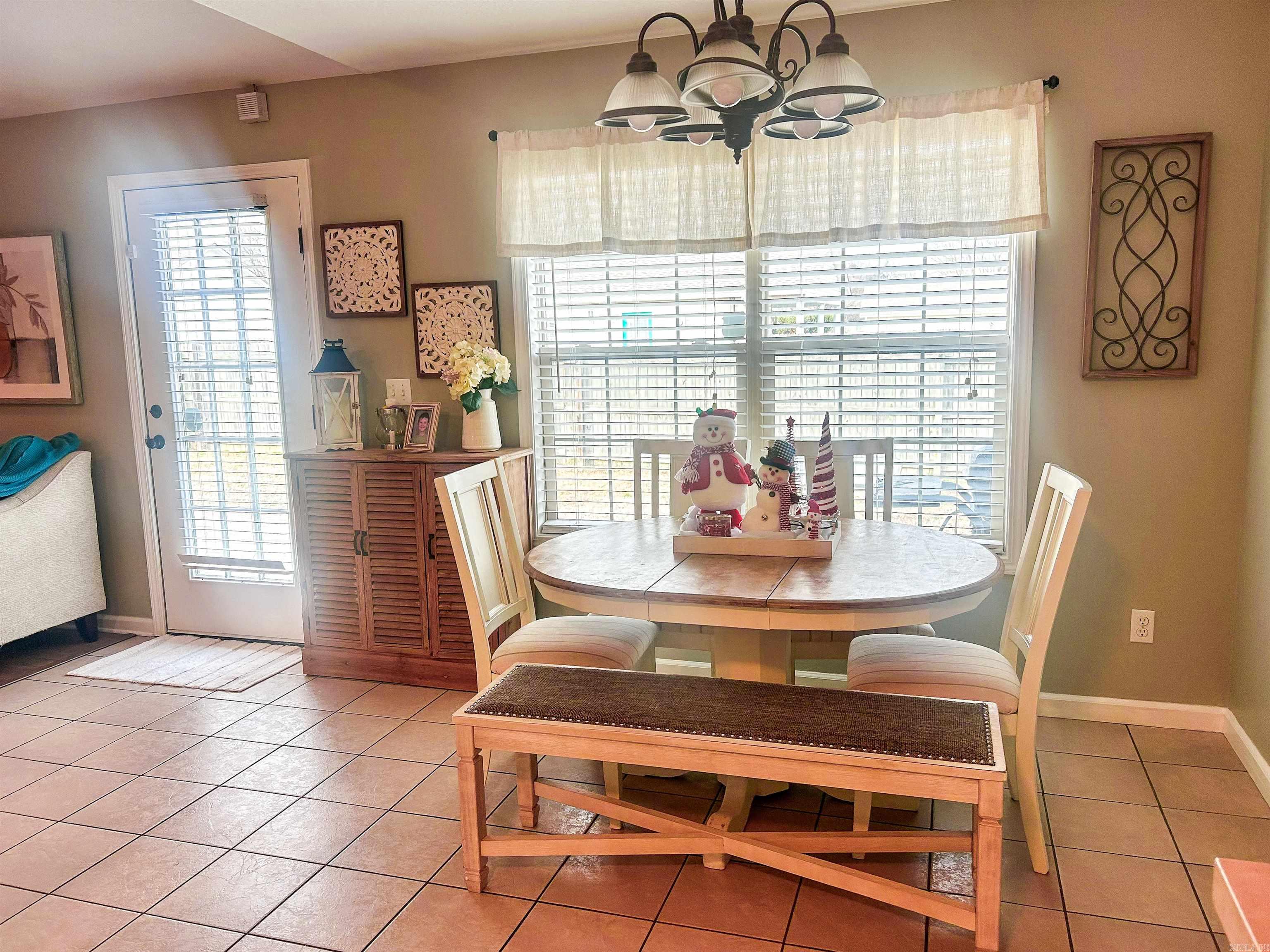 WALNUT CORNER - Residential