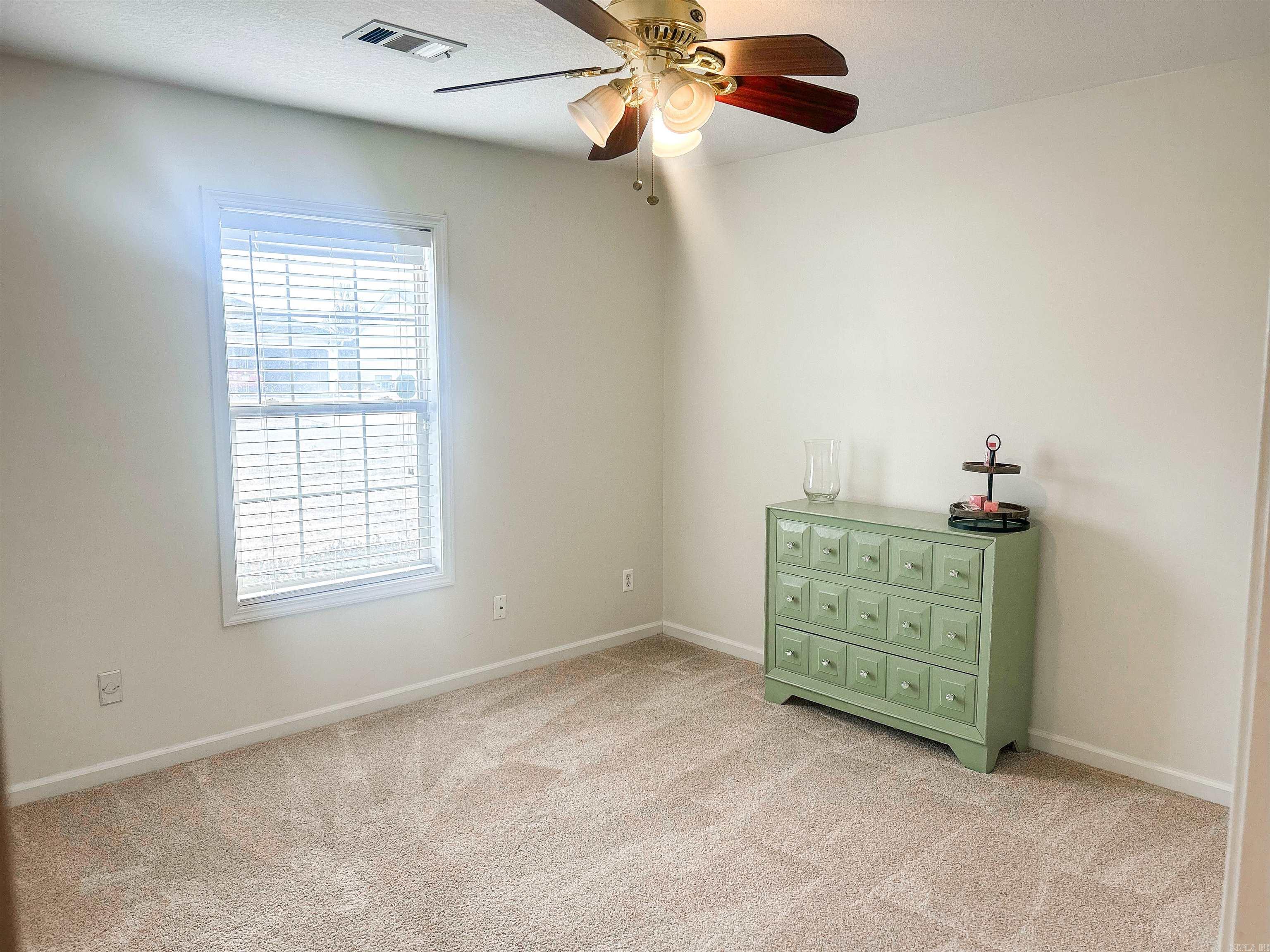 WALNUT CORNER - Residential