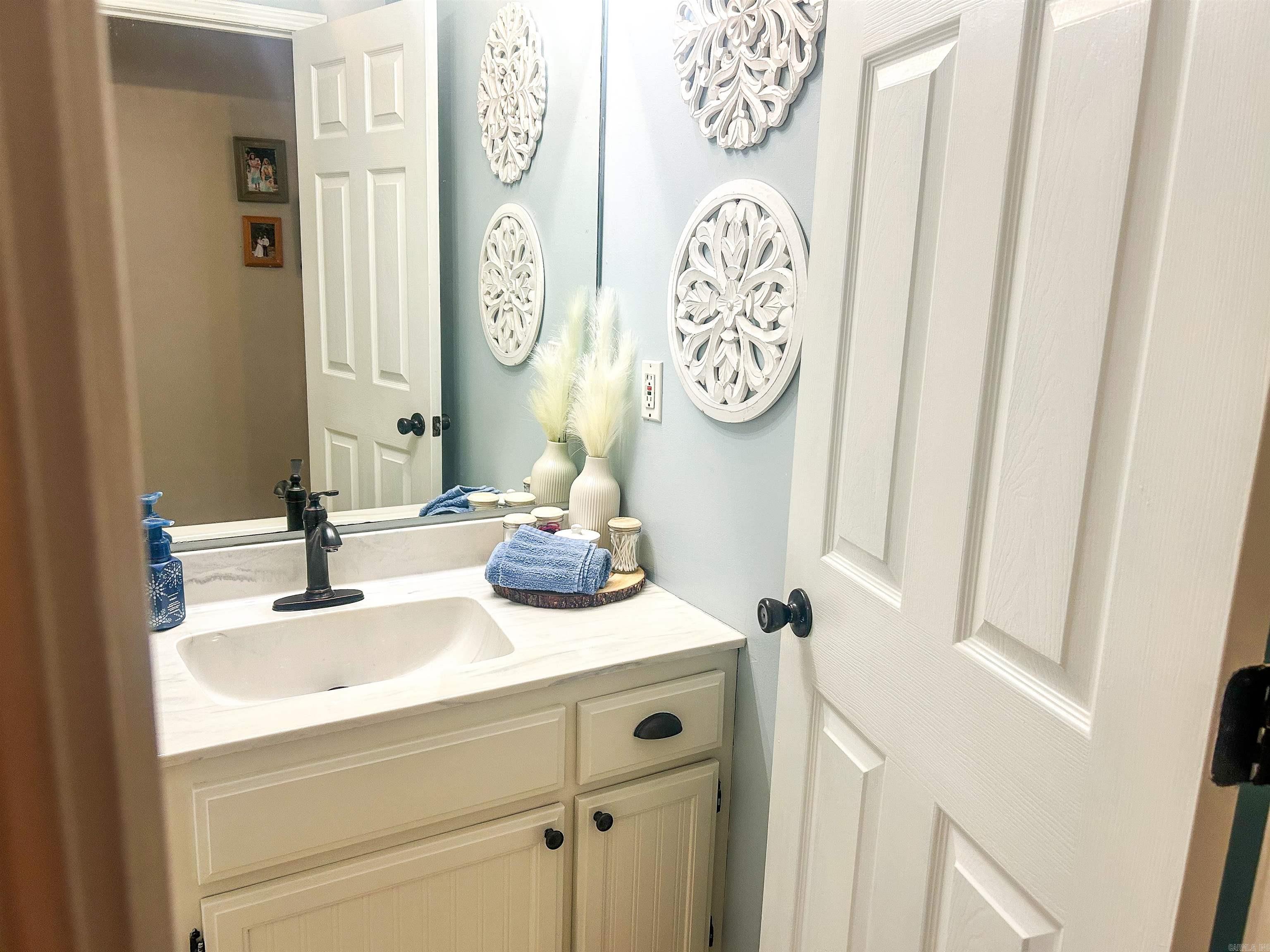 WALNUT CORNER - Residential