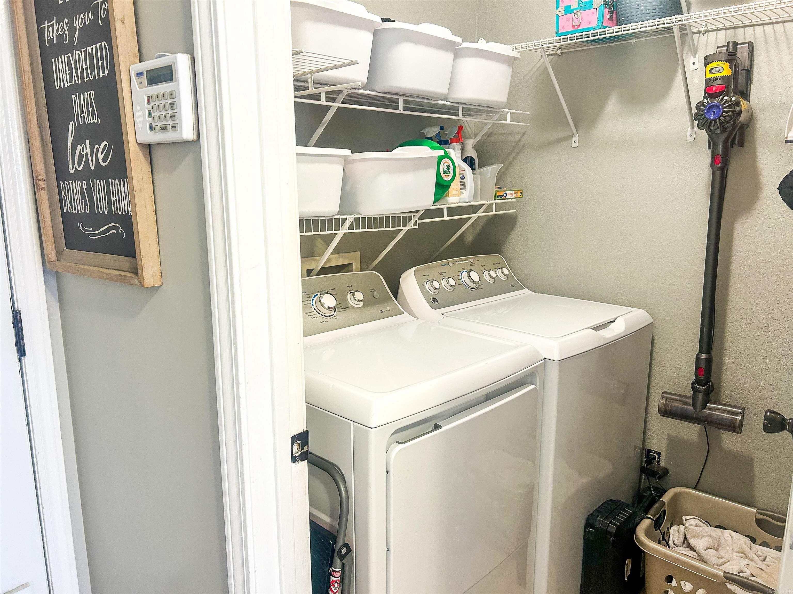 WALNUT CORNER - Residential