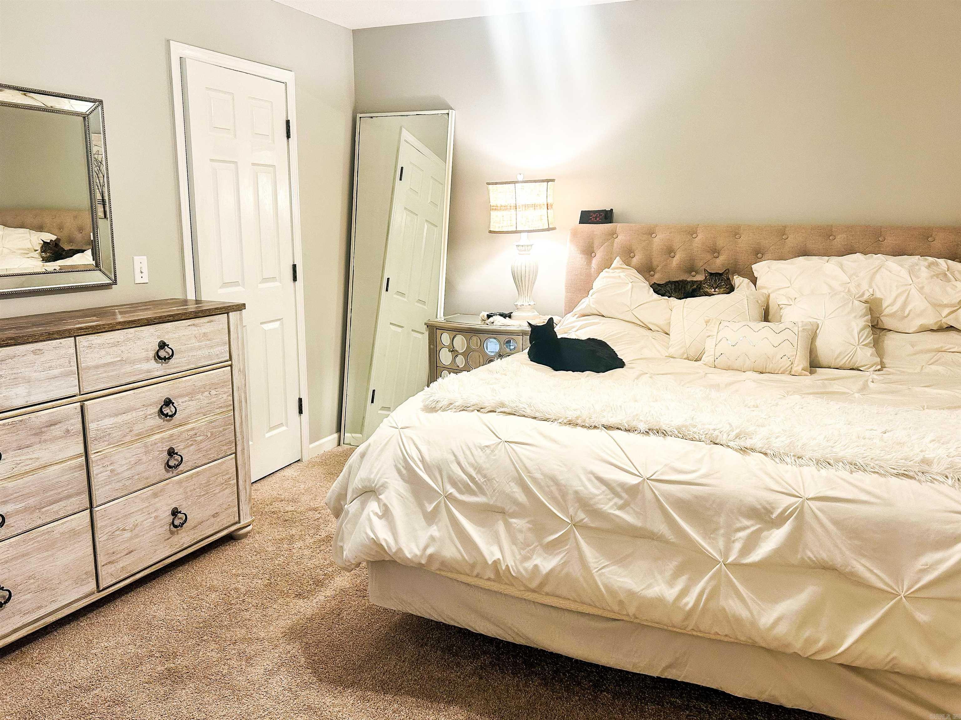 WALNUT CORNER - Residential