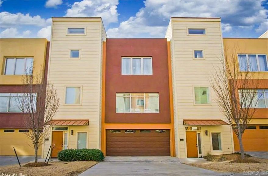 This stunning loft is in the middle of the downtown area with the luxury of privacy. In this gated complex, you can enjoy the convenience of location while living with the classic loft and rooftop amenities. With a view of the capital, you won’t find a downtown loft to top this one. You have to see this one in person! Photos don’t do it justice.