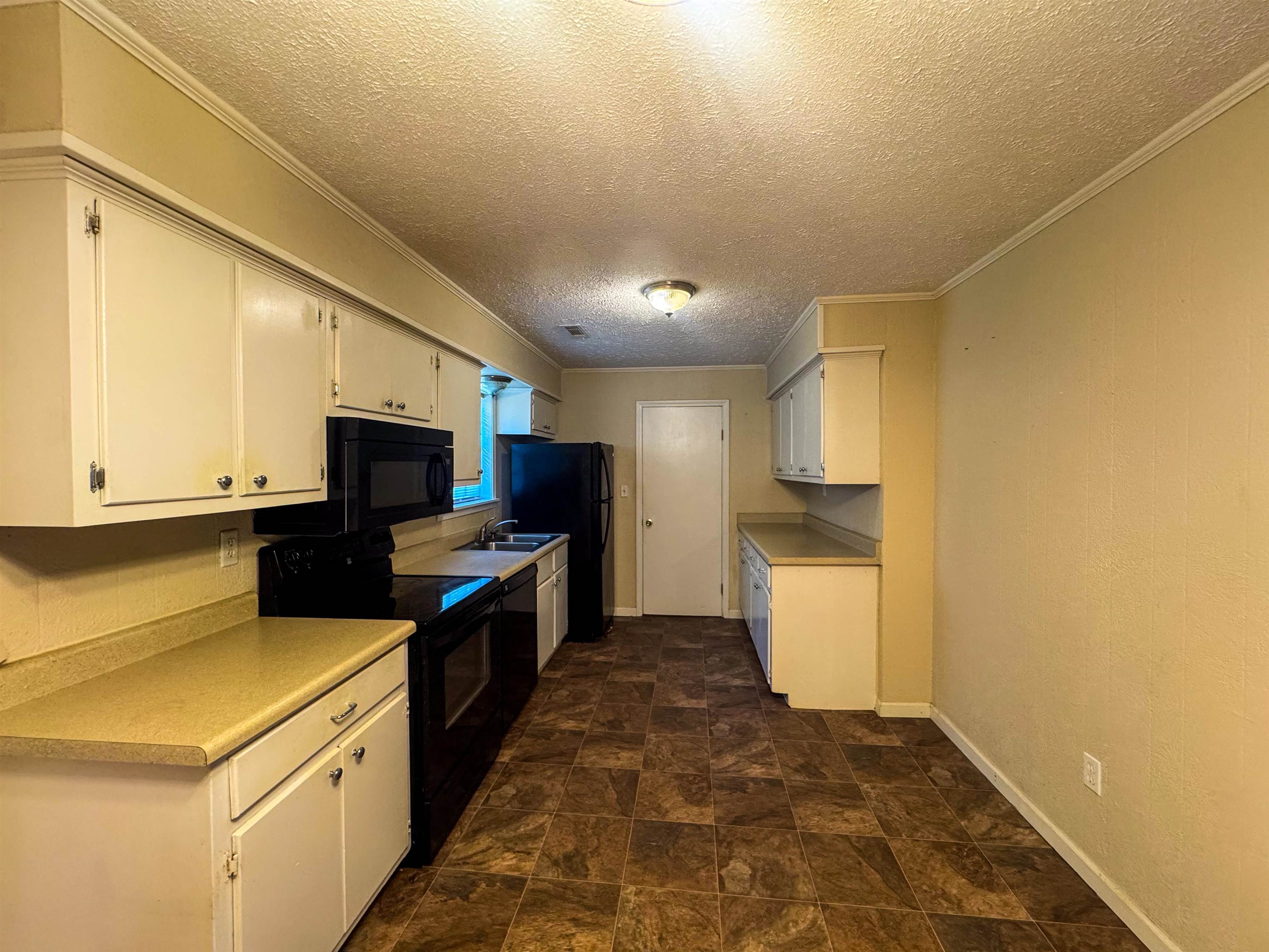 J & M ESTATES - Residential