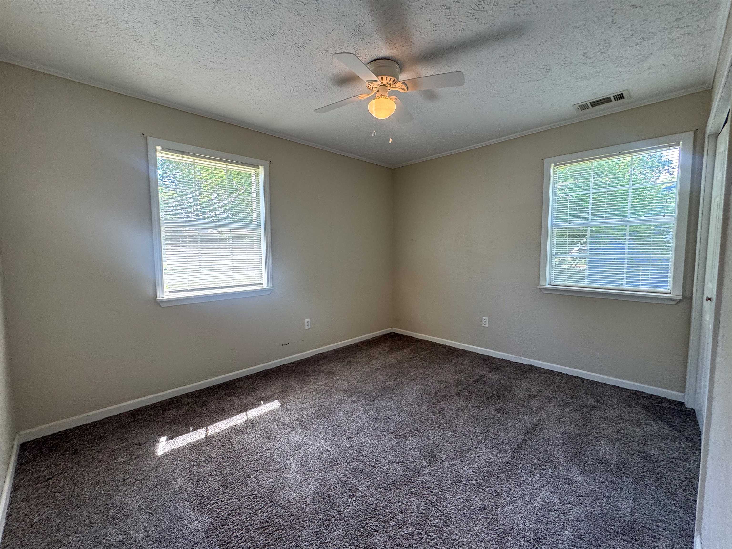 J & M ESTATES - Residential