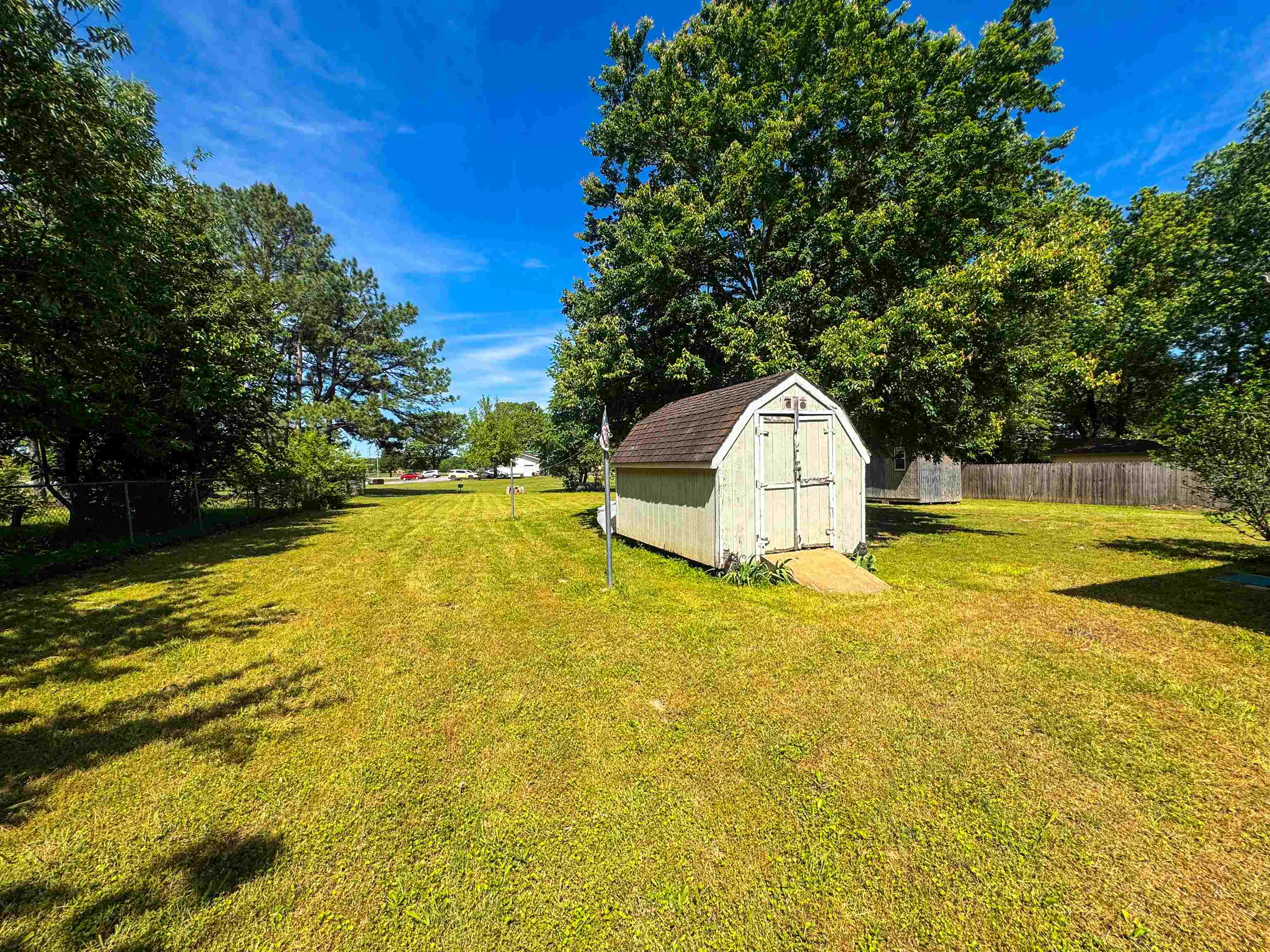 J & M ESTATES - Residential