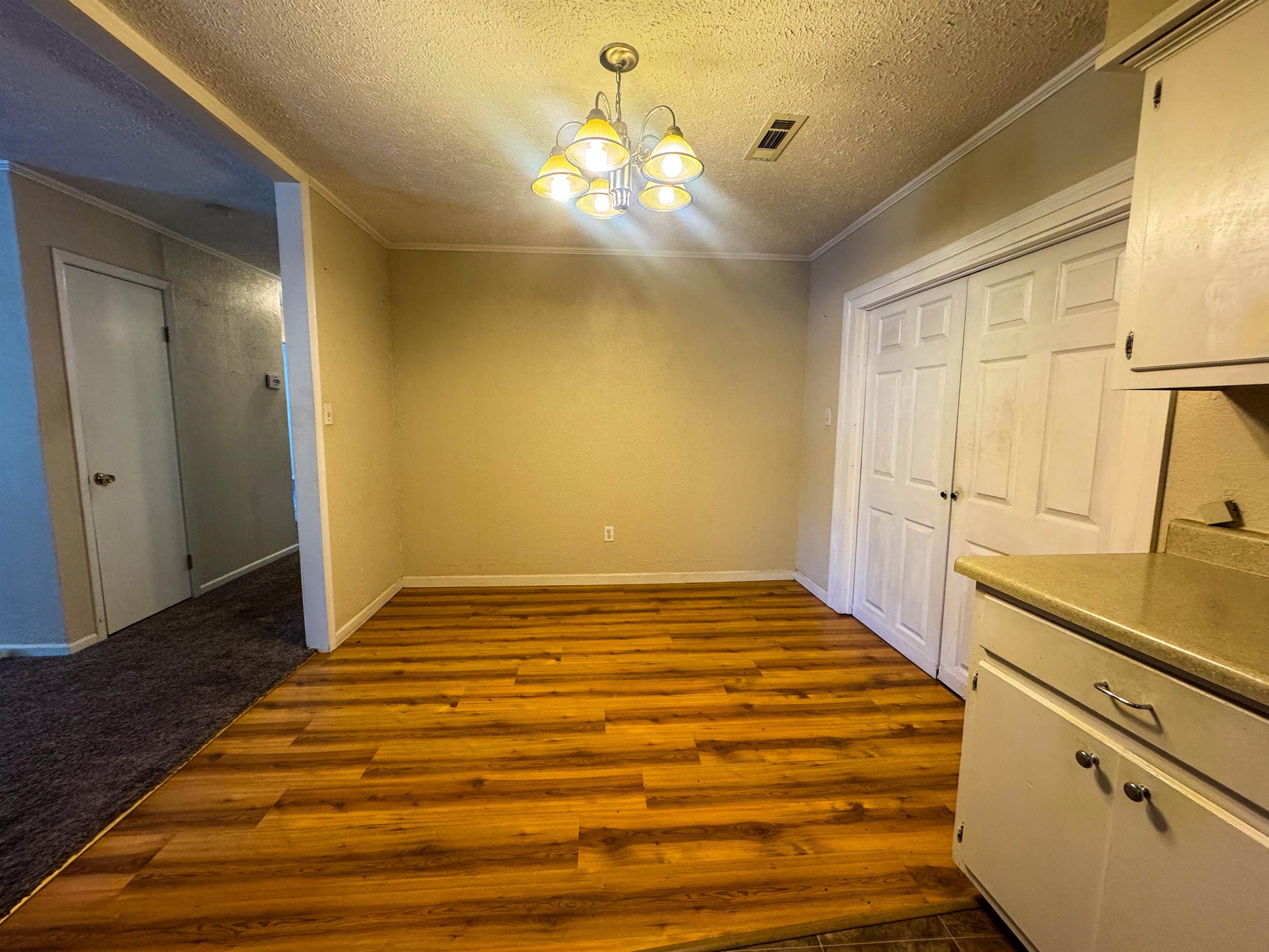 J & M ESTATES - Residential
